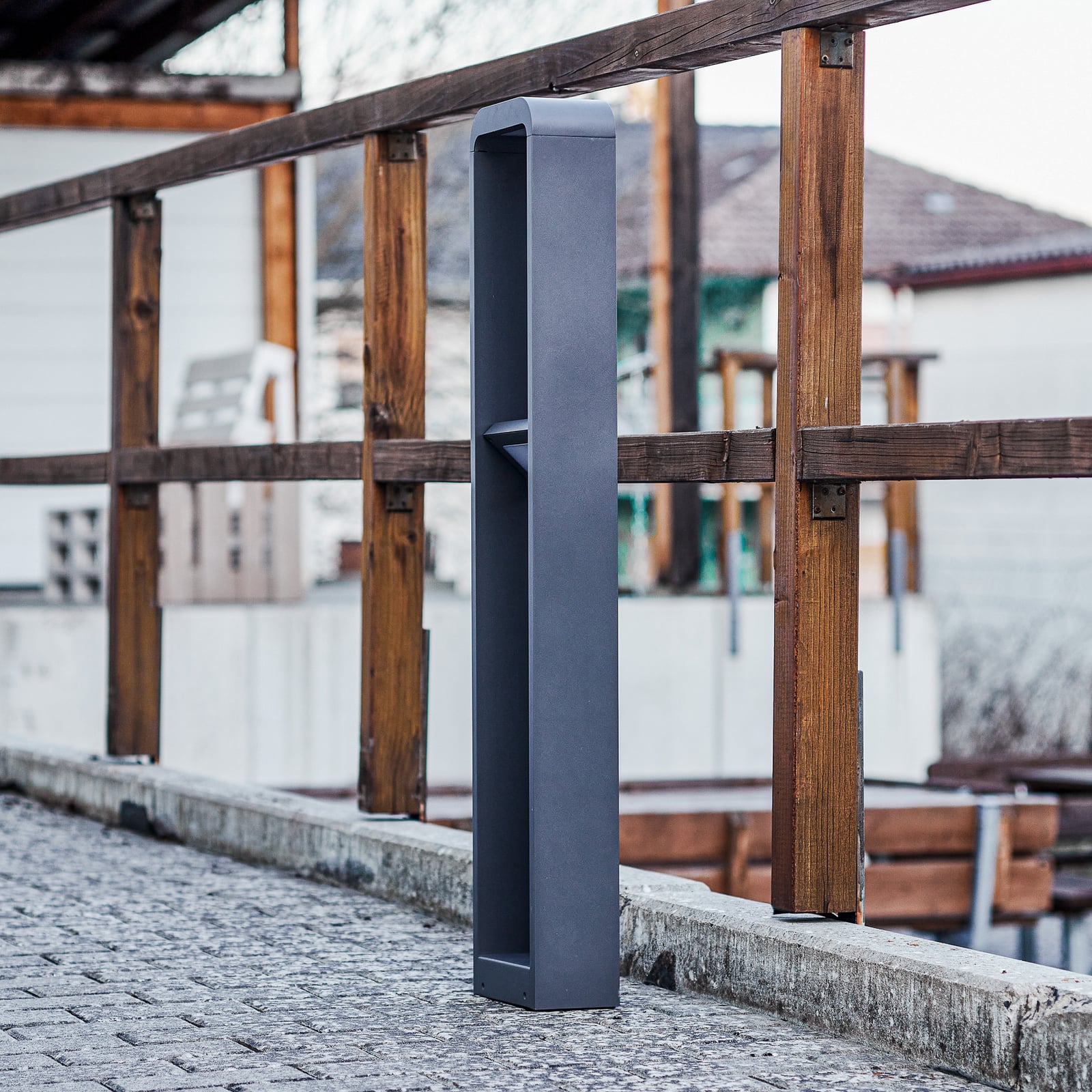 LED sti-lampe Darko mørkegrå aluminium 100 cm bakside