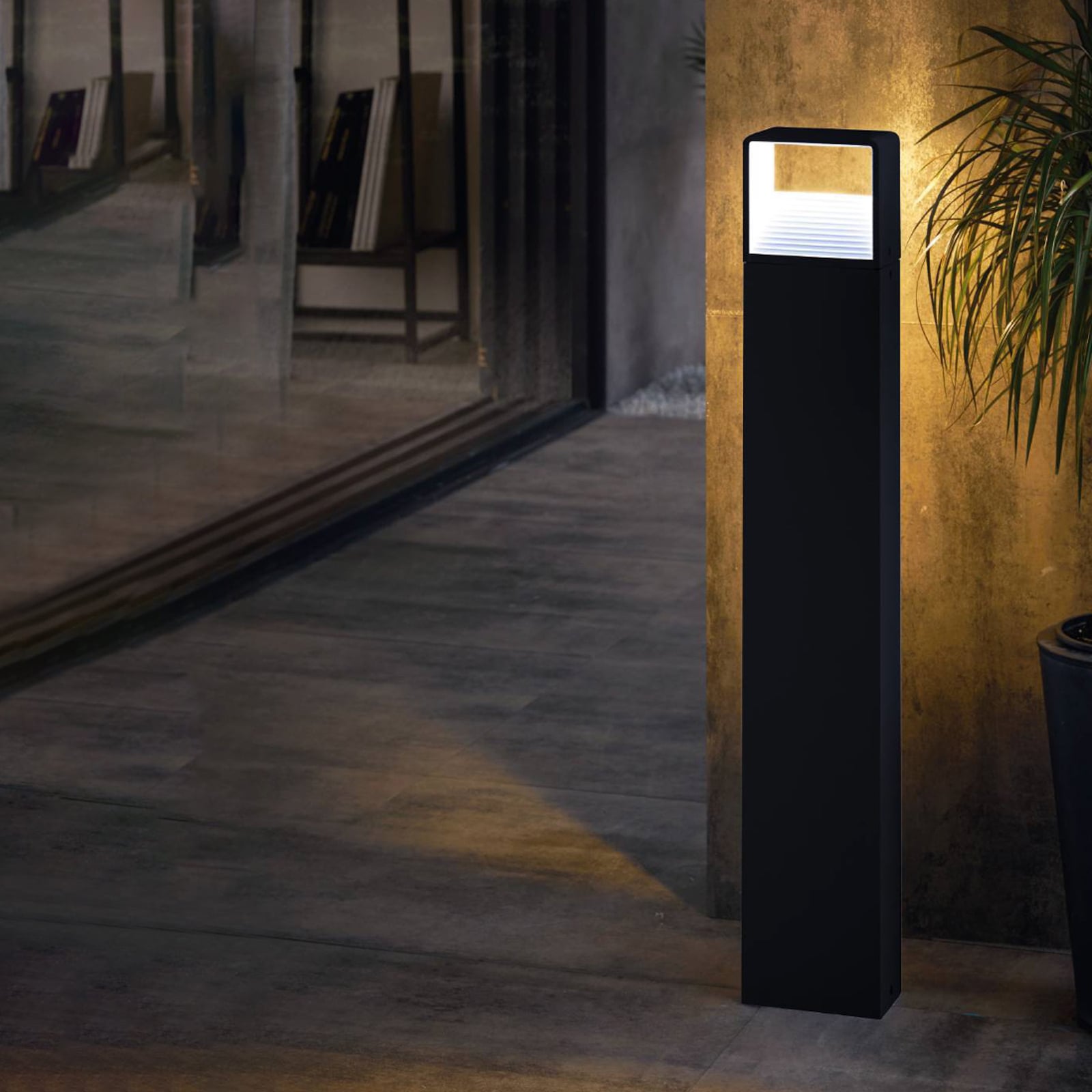 LED sti-lampe Doninni 1 antrasitt 80 cm IP65 montert i hage