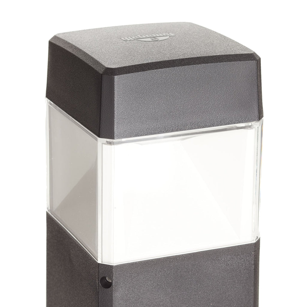 LED sti-lampe Elisa 800 svart klar 10W CCT montert i hage
