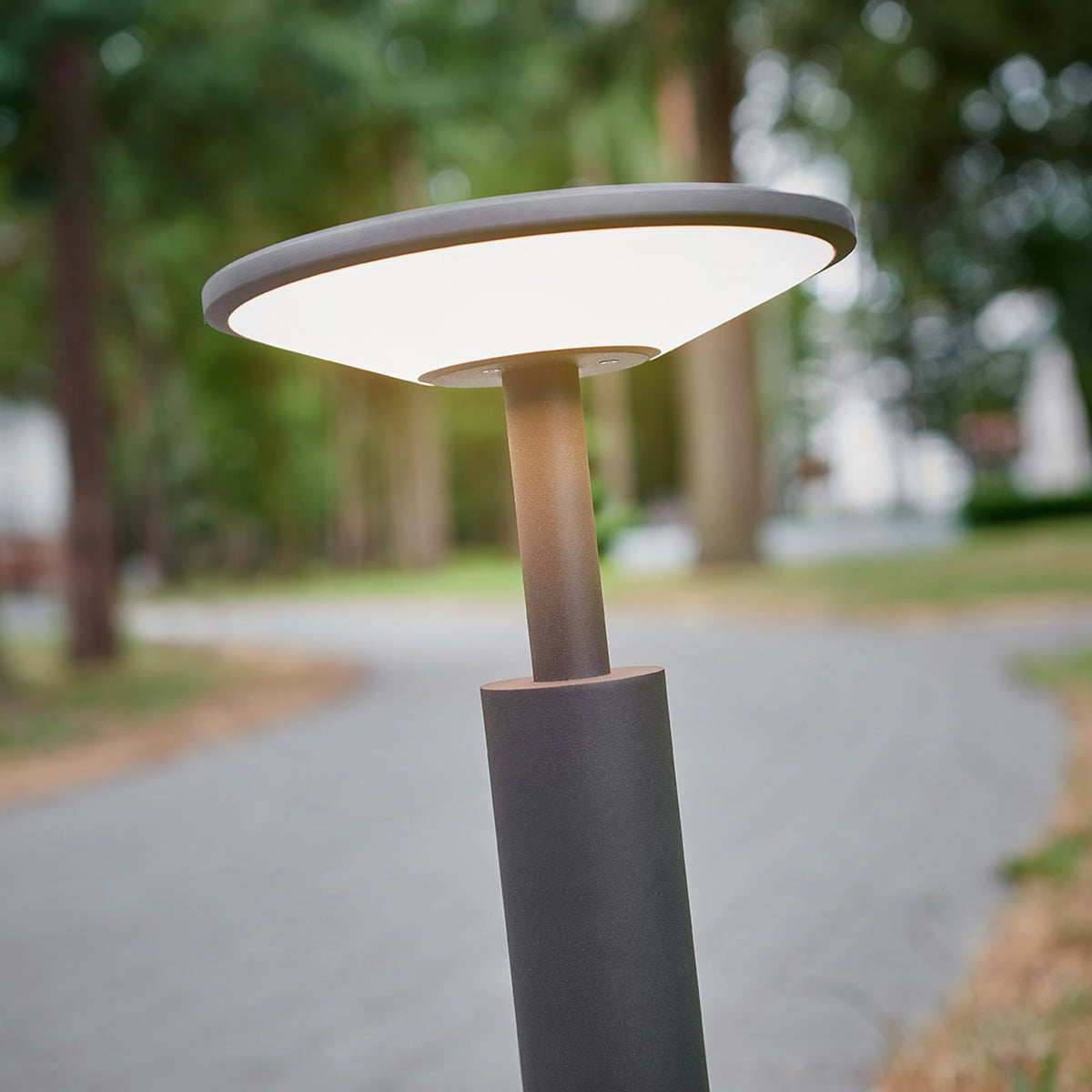 LED sti-lampe Fenia antrasitt montert