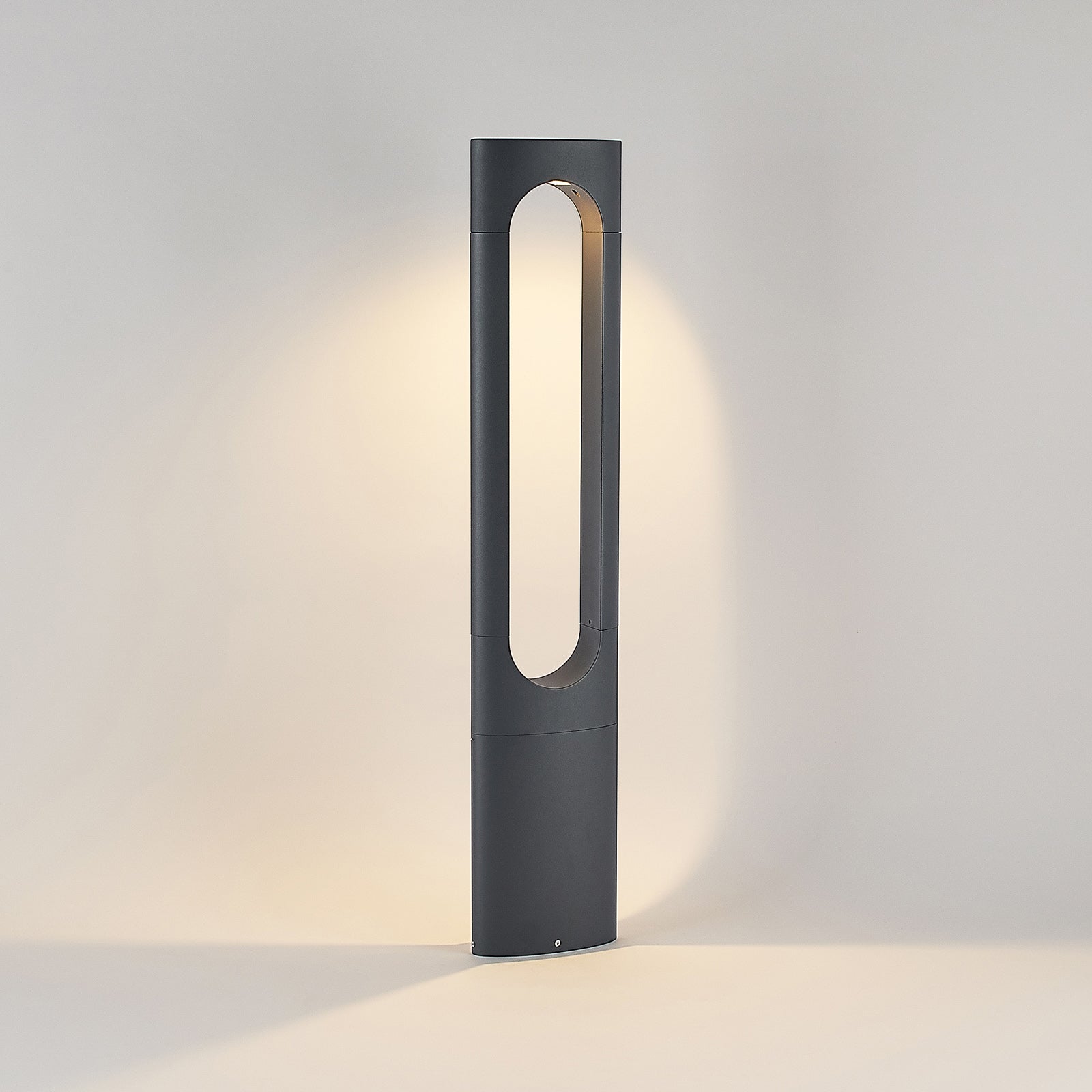 LED sti-lampe Fenti antrasitt aluminium 90 cm IP65 detalj av oval åpning