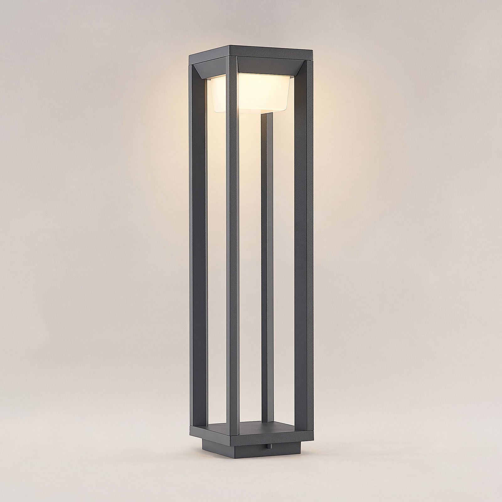 LED sti-lampe Gamion antrasitt aluminium 60 cm IP54 nærbilde