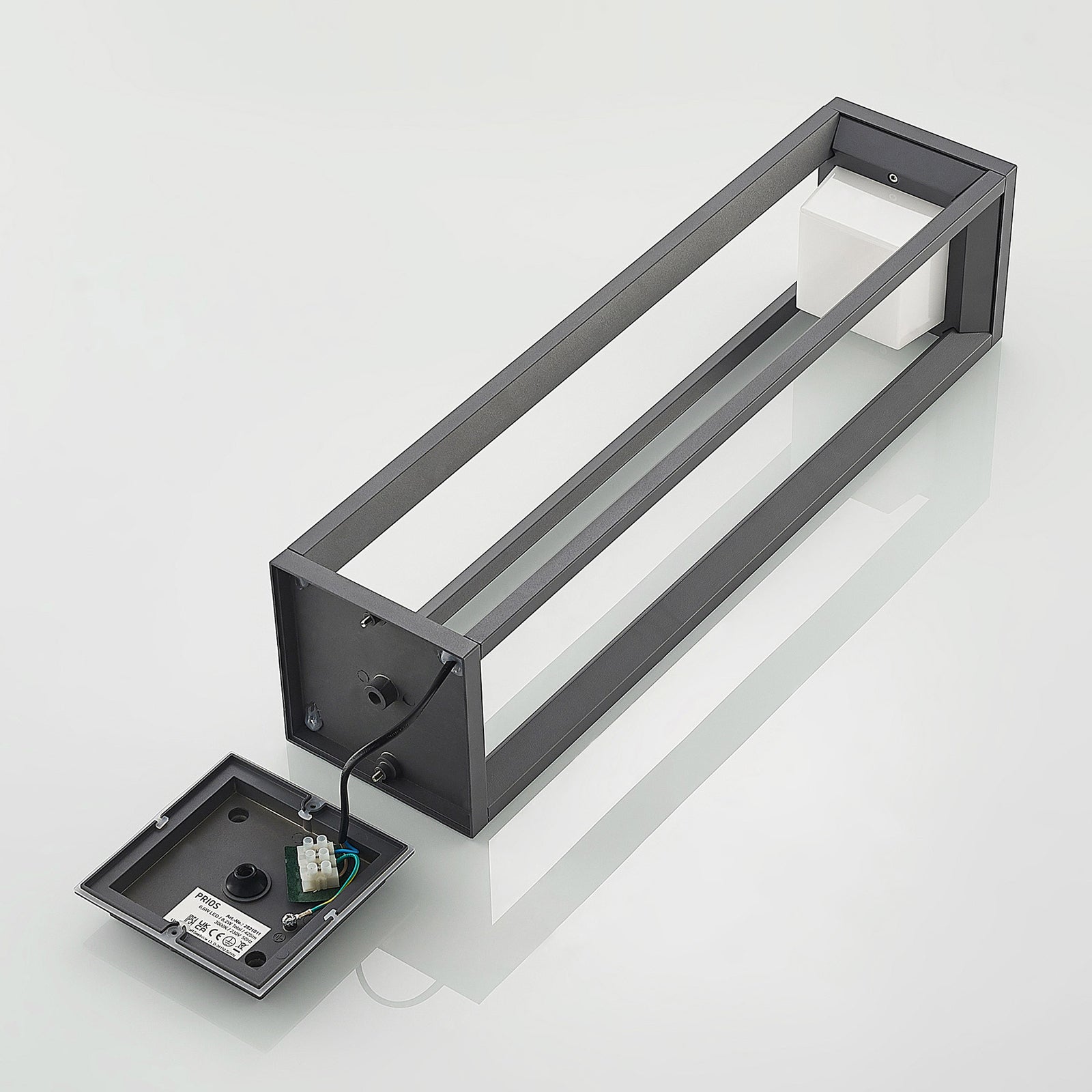 LED sti-lampe Gamion antrasitt aluminium 60 cm IP54 lysfordeling