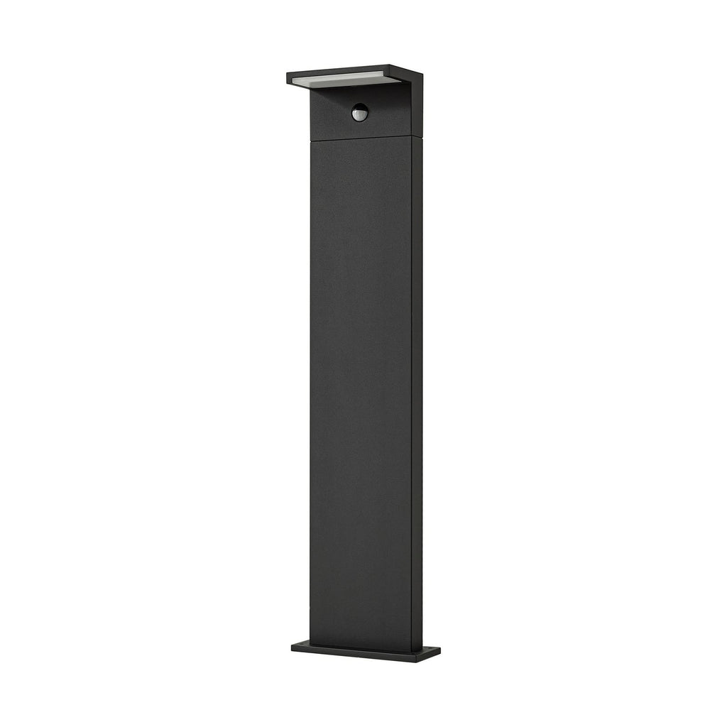 LED sti-lampe Iberion montert ute på terrasse