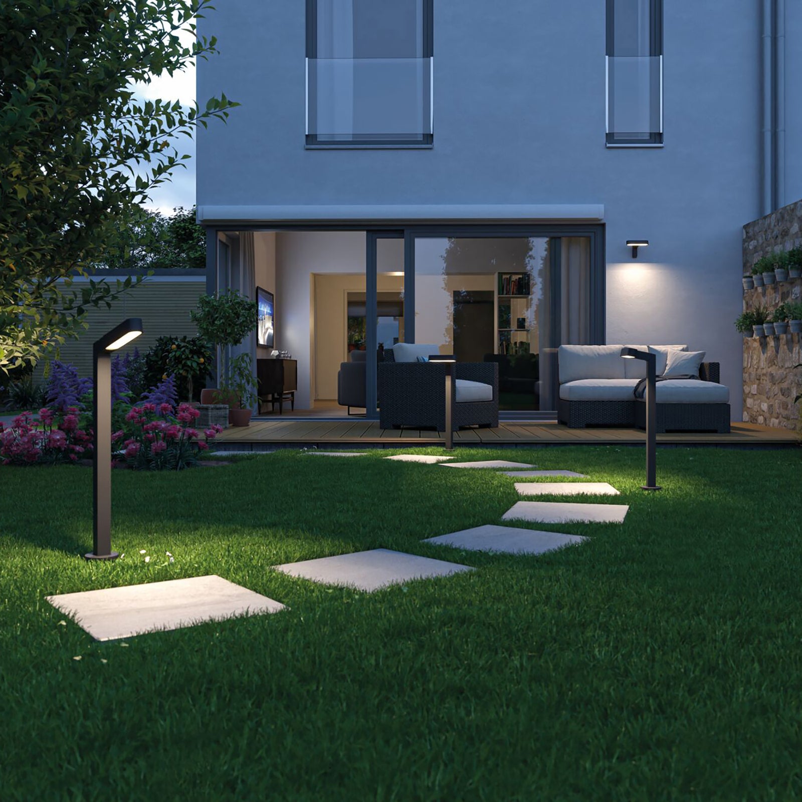 LED sti-lampe Ito horisontal antrasitt 70 cm IP65 montert i hage