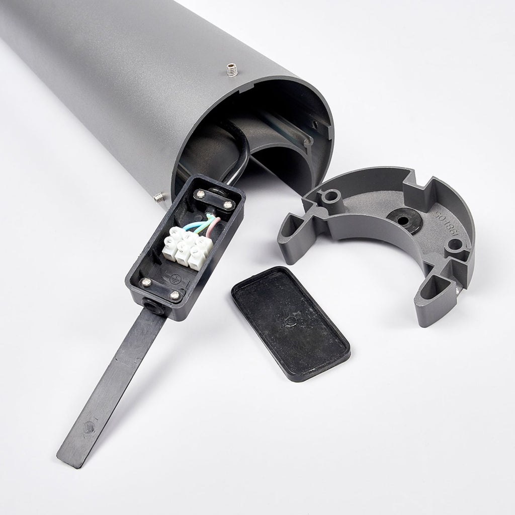 LED sti-lampe Jaron grafitt aluminium med lys på kveldstid