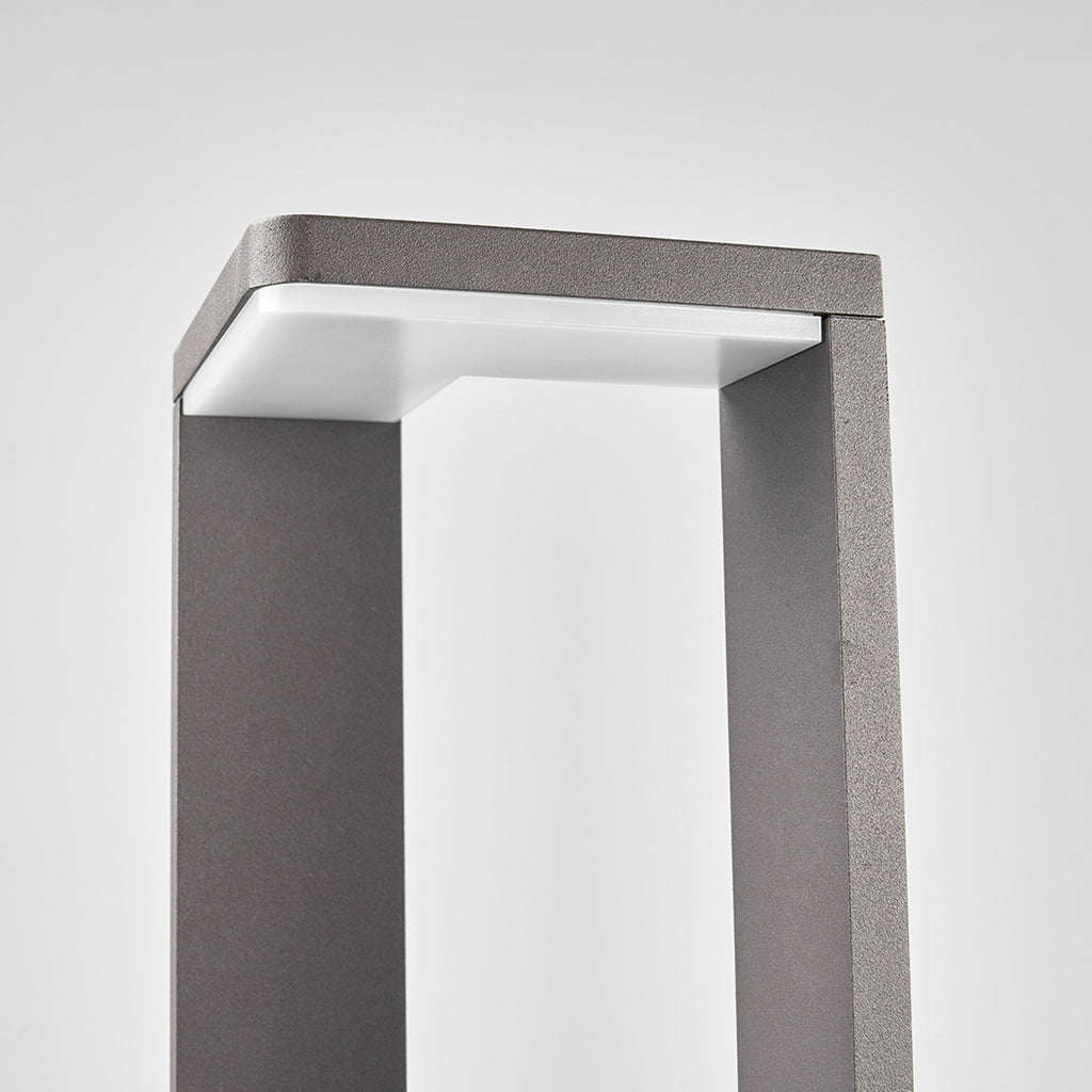 LED sti-lampe Jeny aluminium antrasitt 100 cm montert i hage