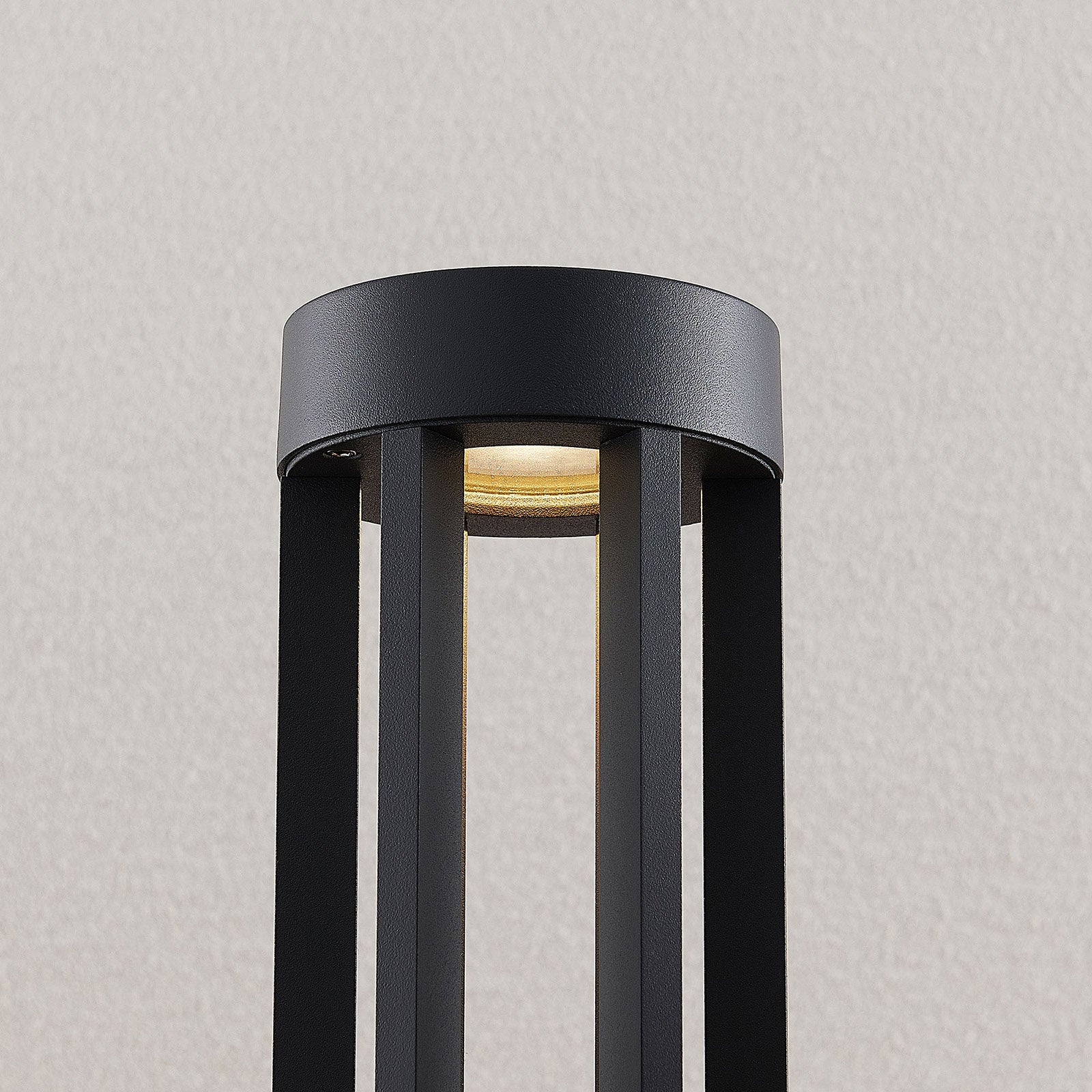 LED sti-lampe Jordis mørkegrå aluminium 65 cm IP54 - Lindby