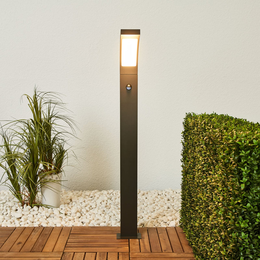 Detalj av LED sti-lampe Juvia med bevegelsessensor 100 cm IP54