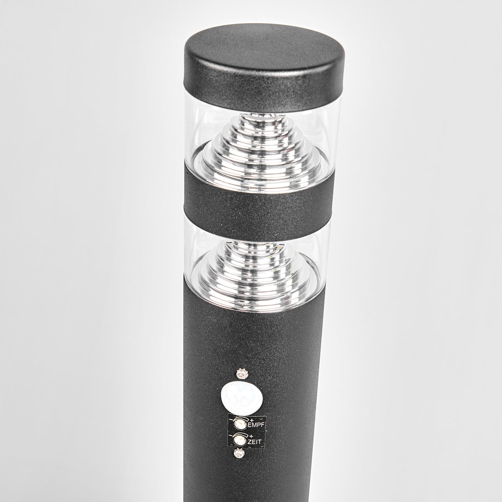 LED sti-lampe Lanea med bevegelsessensor sett fra siden