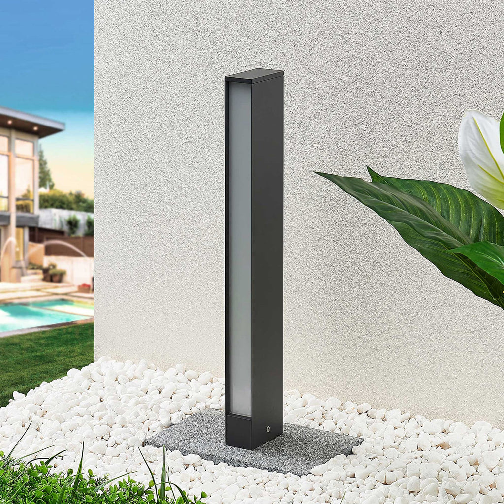 LED sti-lampe Lirka mørkegrå aluminium bakside