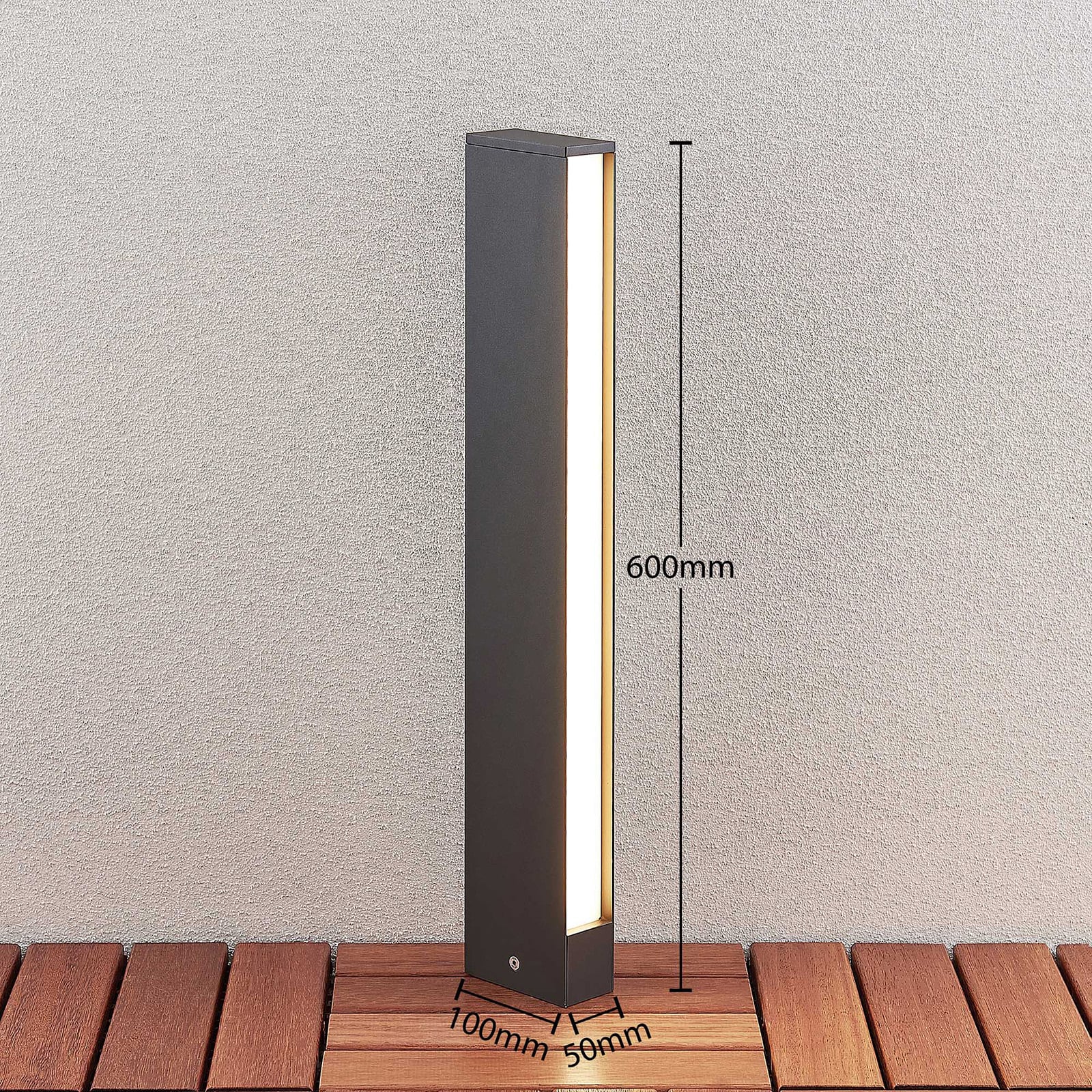 LED sti-lampe Lirka mørkegrå aluminium montert ute
