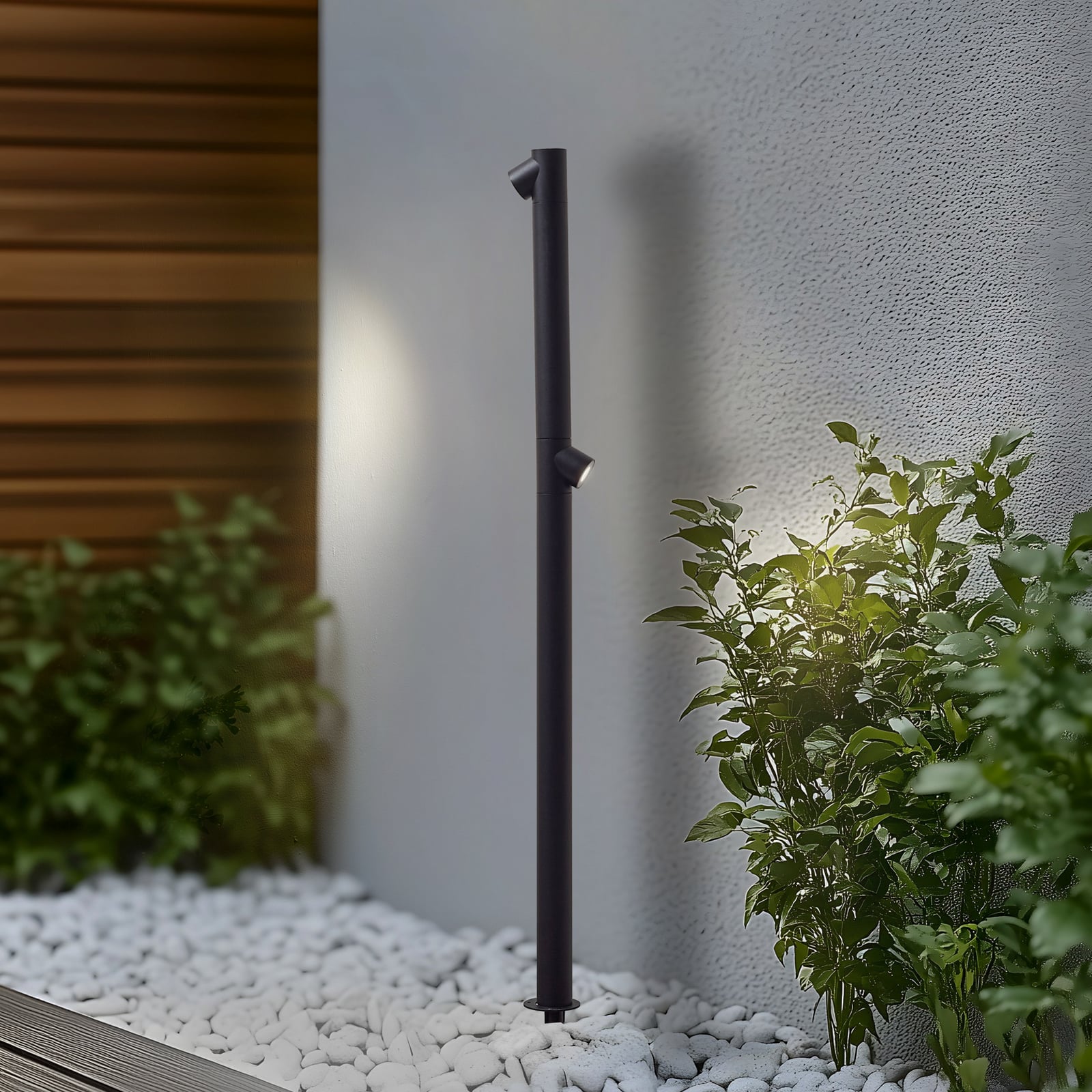 LED sti-lampe Luzian med jordspyd svart 120 cm sett forfra