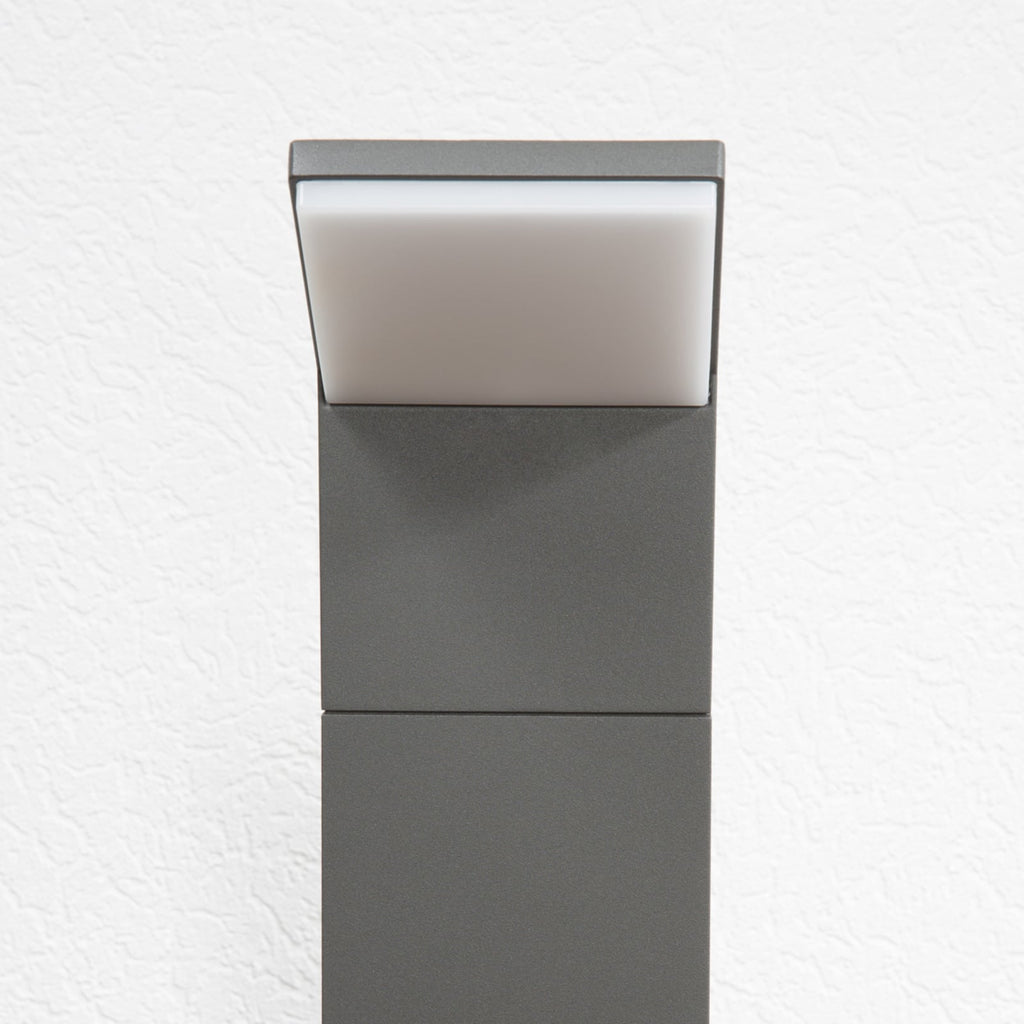 LED sti-lampe Nevio antrasitt aluminium nærbilde av materiale
