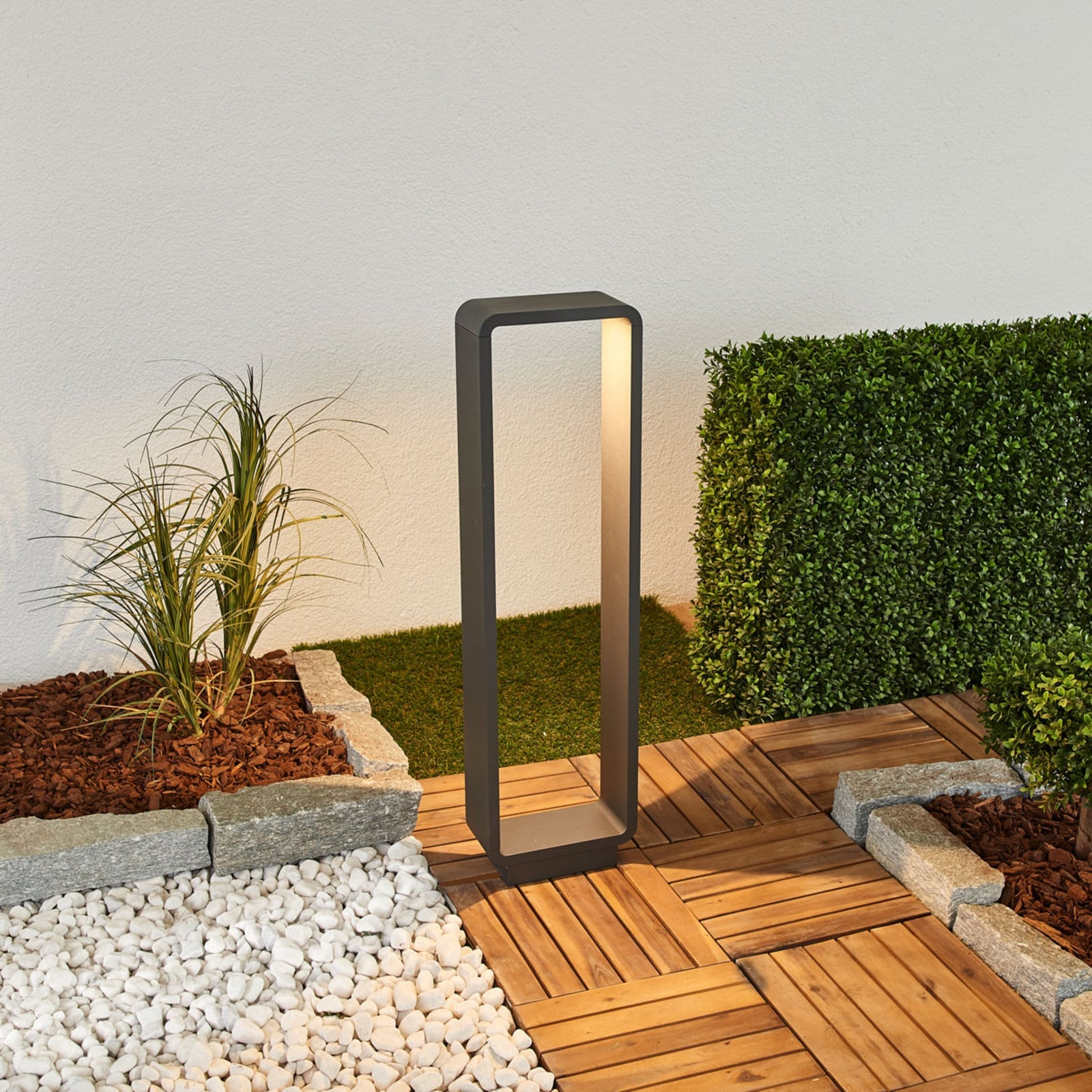 LED sti-lampe Ninon antrasitt detalj av ramme