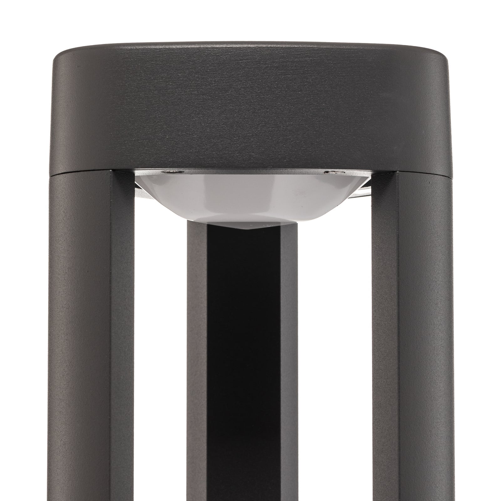 LED sti-lampe Pirron trekantet antrasitt 80 cm IP54 i bruk om kvelden