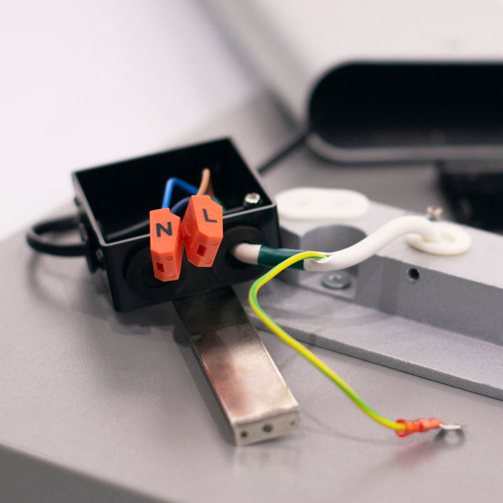 LED sti-lampe theLeda D BL plus AL aluminium detalj av IP55 merking