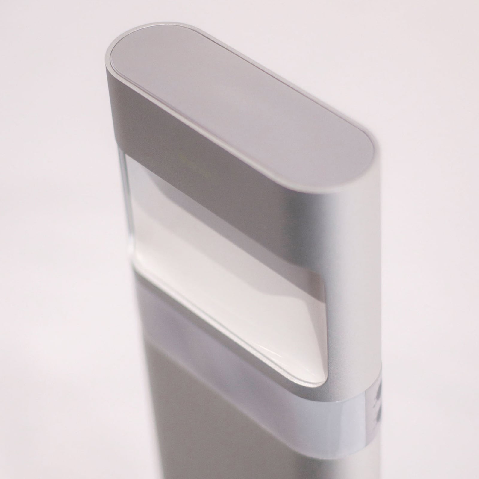 LED sti-lampe theLeda D BL plus AL med sensor lysdetalj