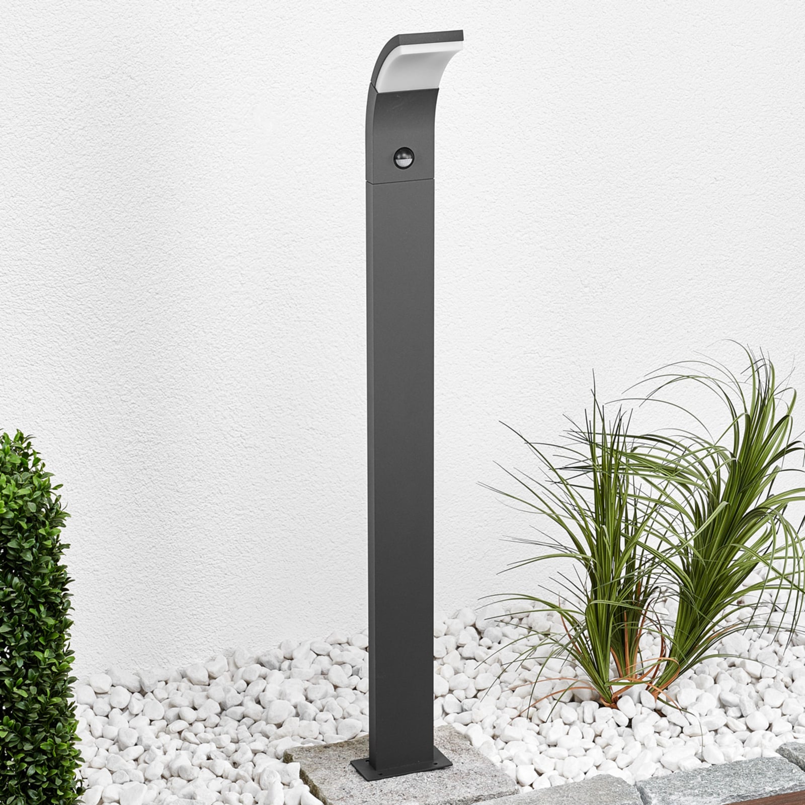 LED sti-lampe Timm med bevegelsessensor i antrasitt, forfra
