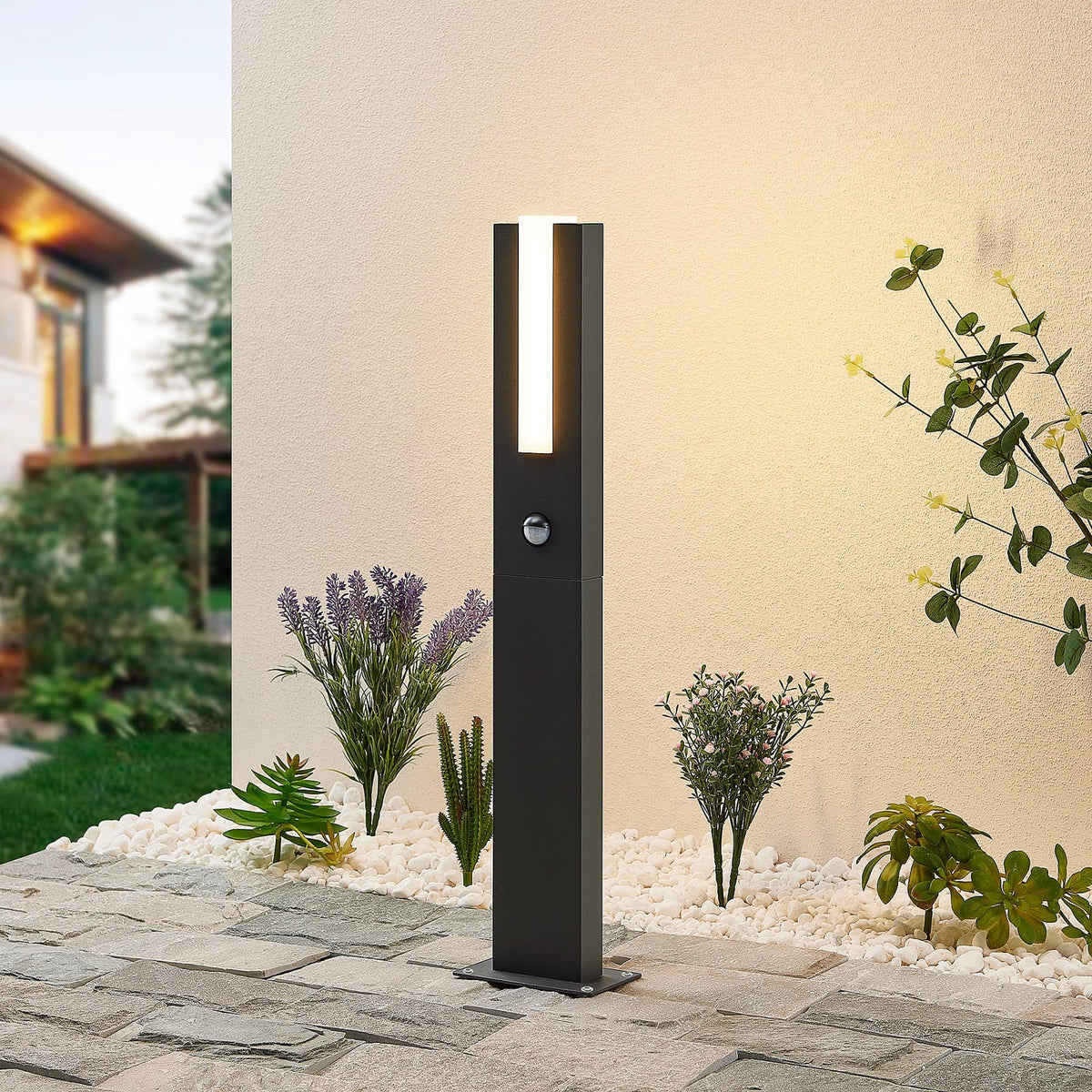 LED sti-lampe Virgalia med bevegelsessensor bakside