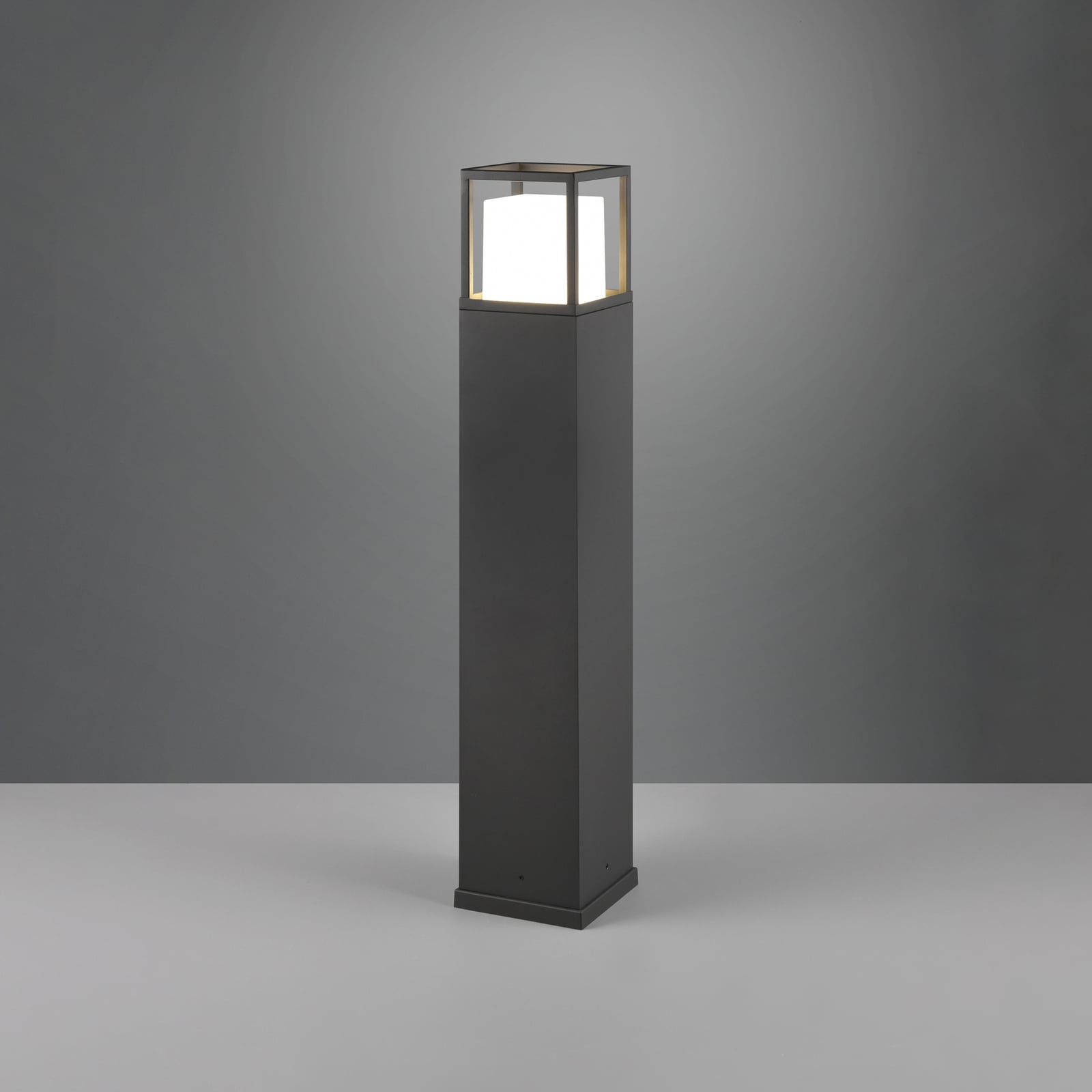 Nærbilde av bryter på LED sti-lampe Witham antrasitt CCT 80 cm IP54