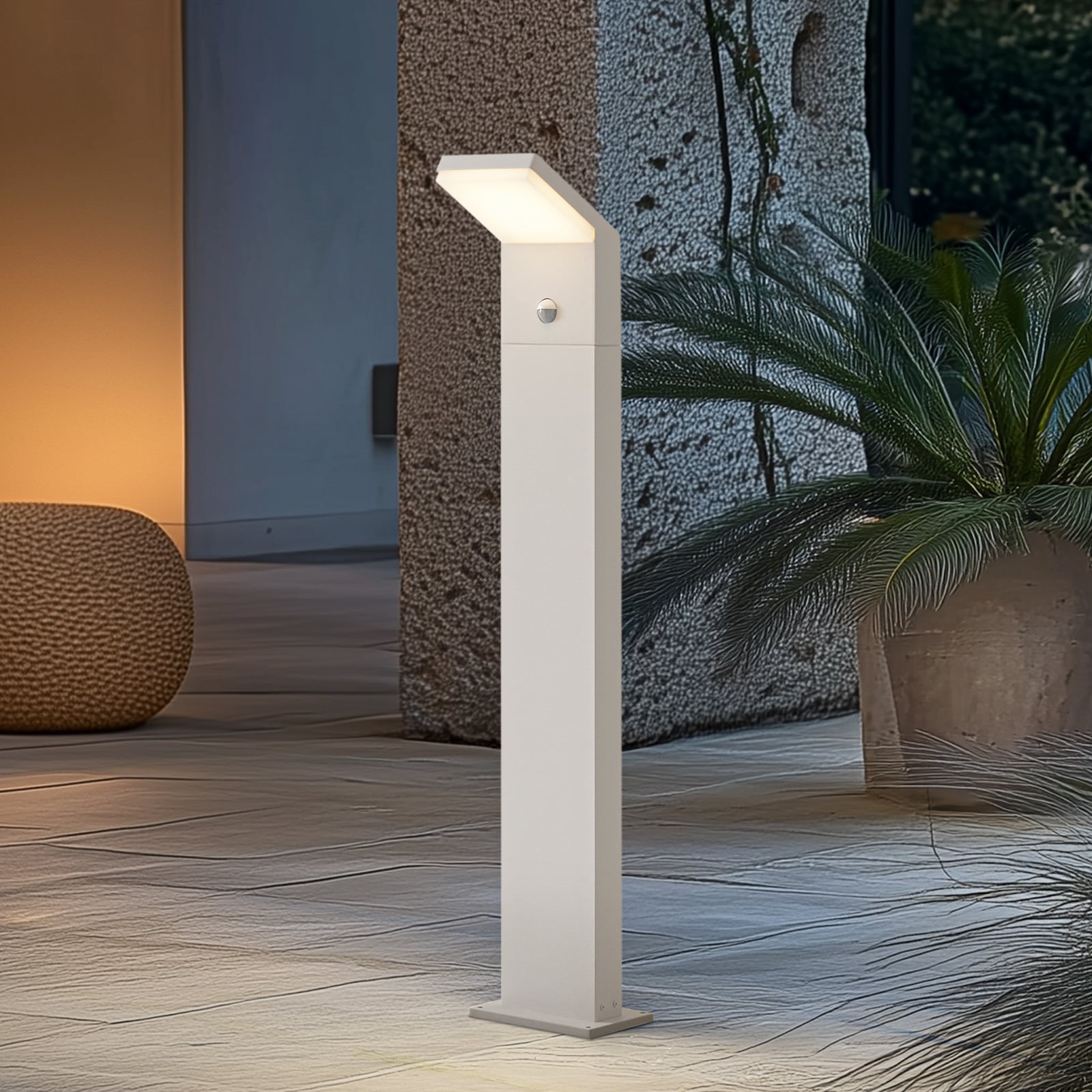 LED sti-lampe Yolena med bevegelsessensor hvit forfra