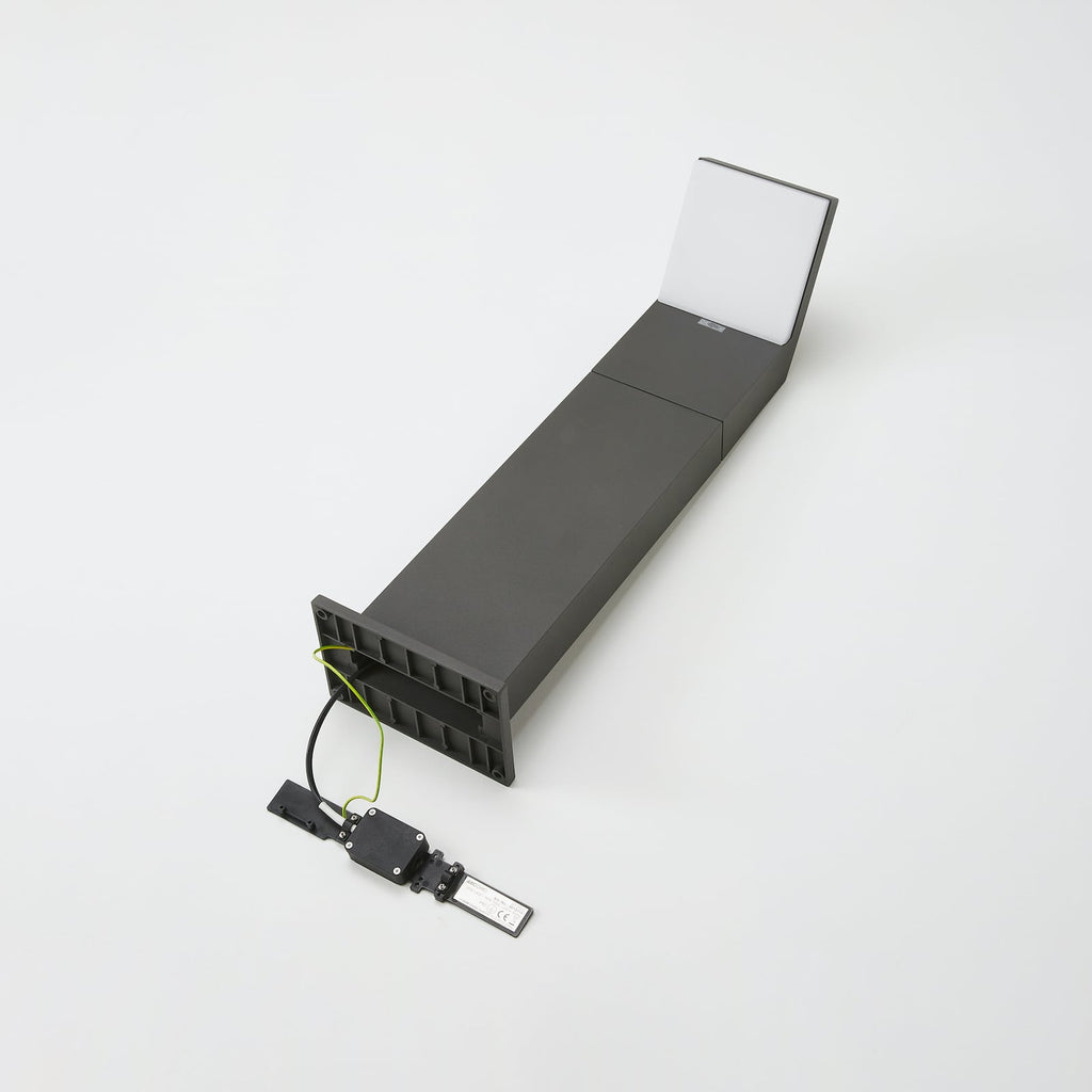 LED sti-lampe Yolena antrasitt aluminium installasjon