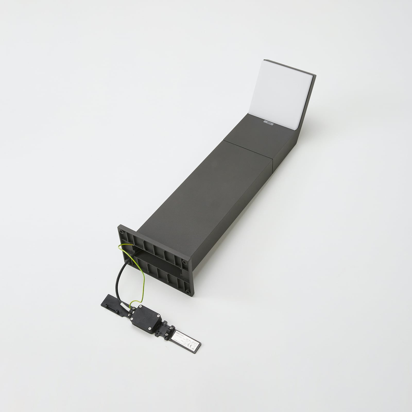 LED sti-lampe Yolena antrasitt aluminium installasjon