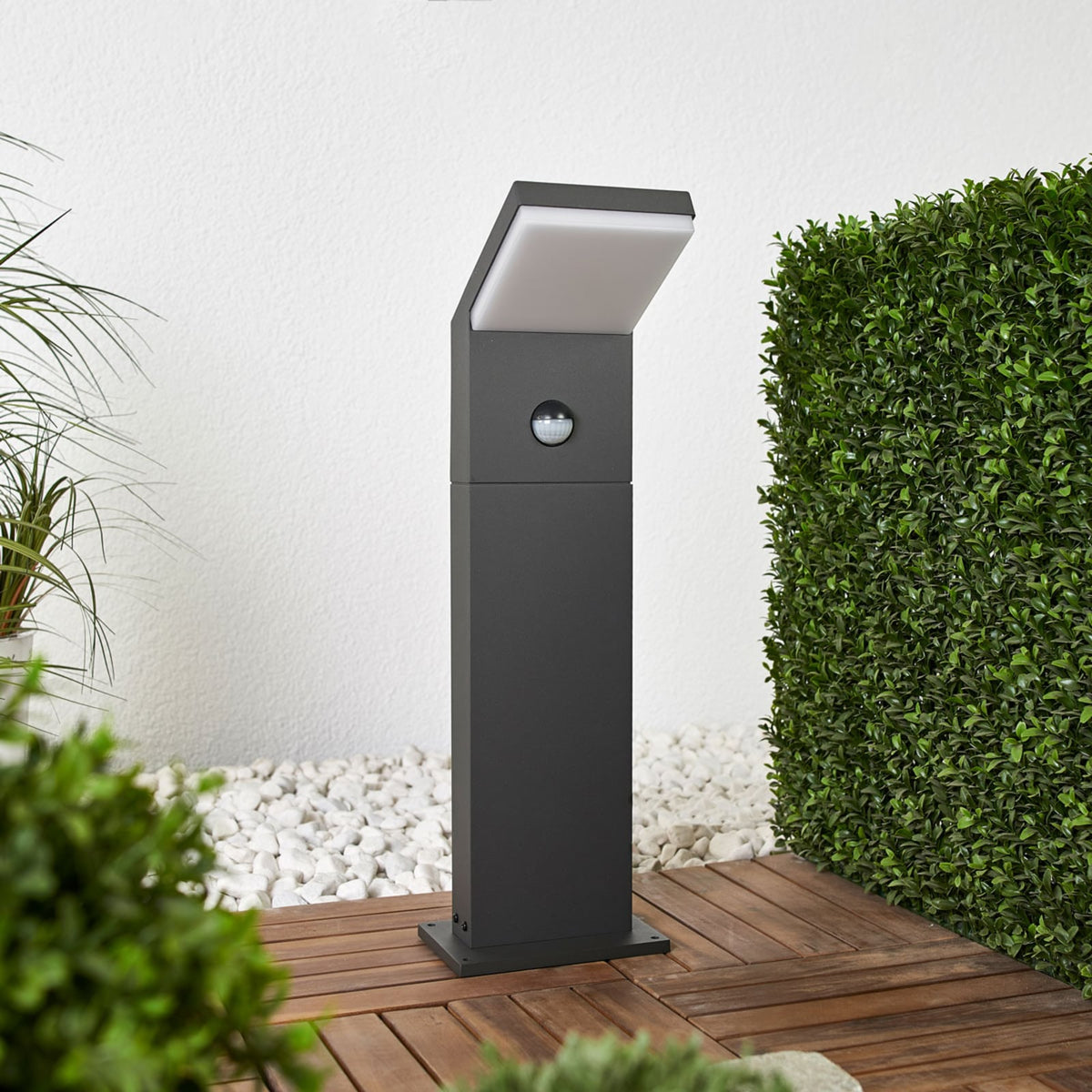 LED sti-lampe Yolena med bevegelsessensor bakside