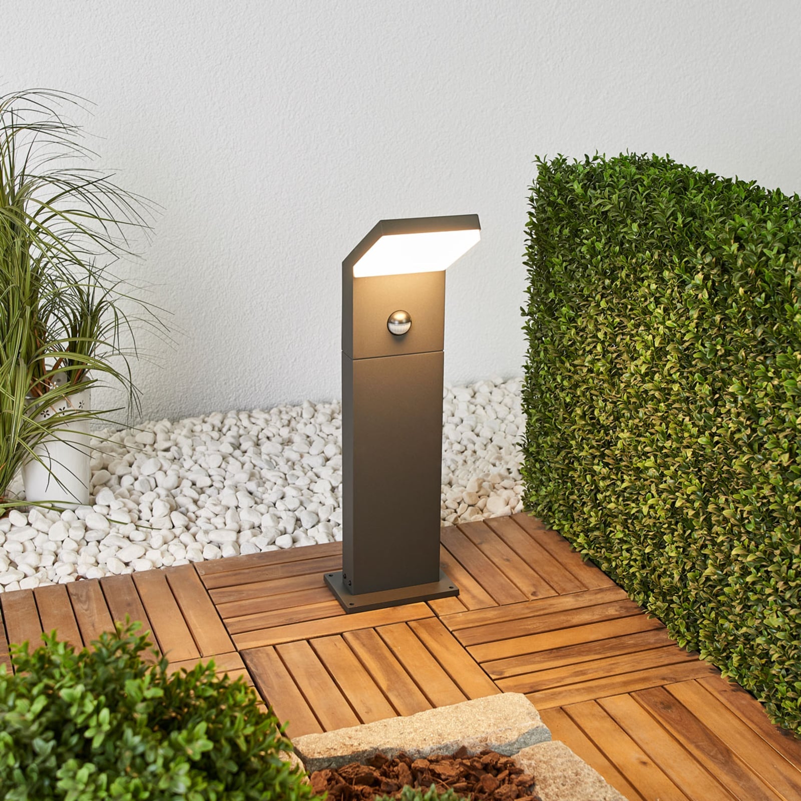 LED sti-lampe Yolena med bevegelsessensor detalj av sensor