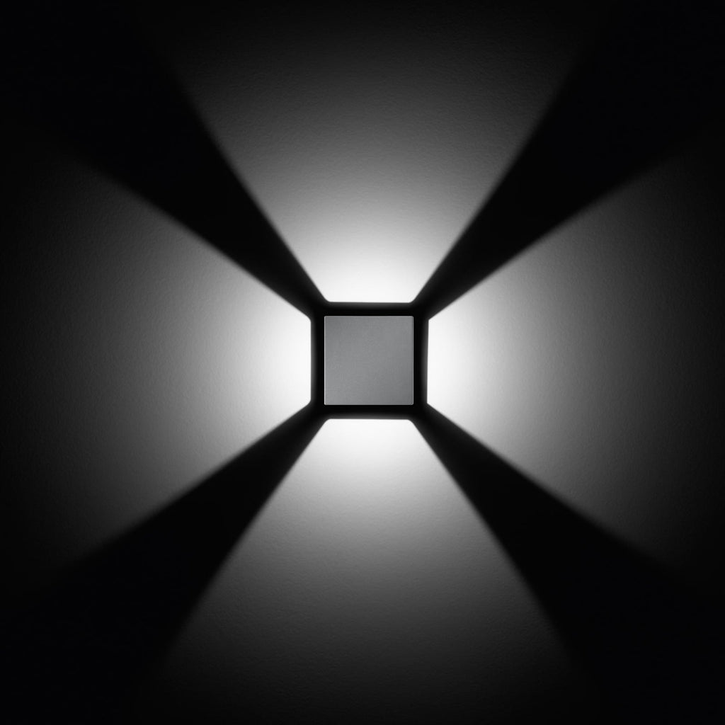 Nærbilde av LED sti-lampe York grå aluminium 65 cm lysende