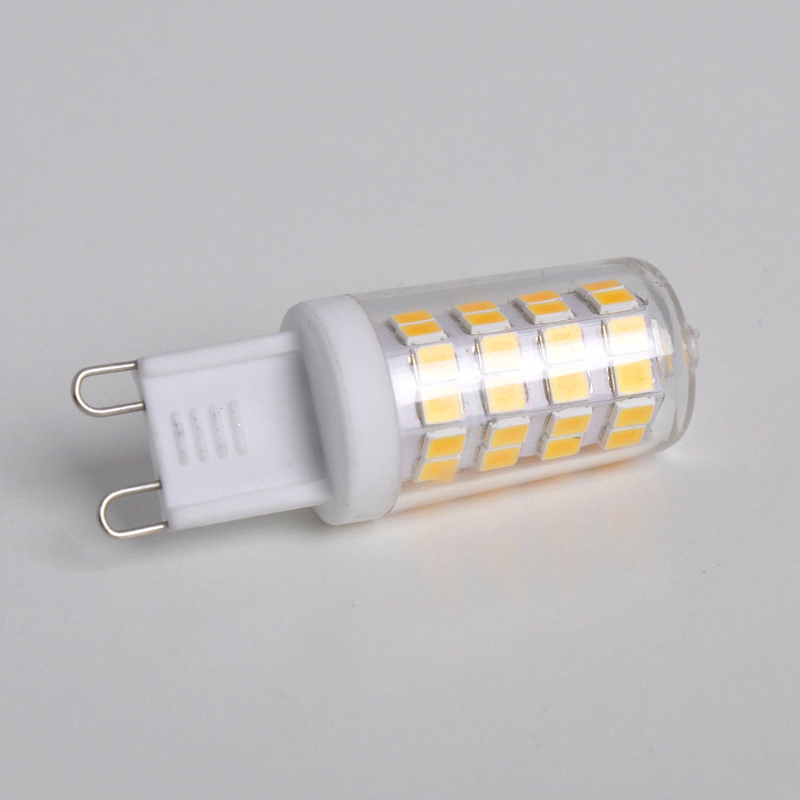 Detalj av LED stiftpære G9 3W 330lm 3000K klar 20-pakning