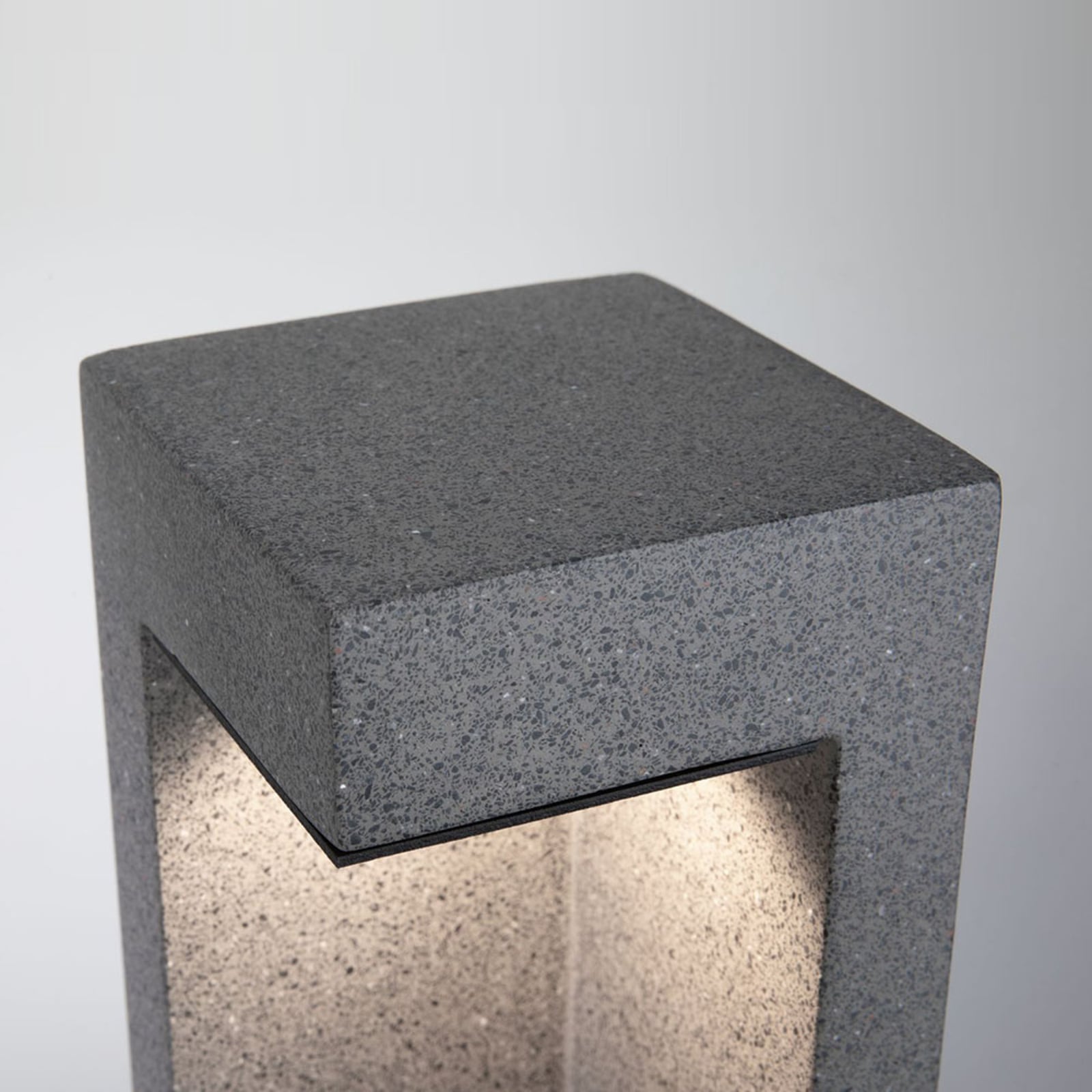 LED stolpelampe Concrea betong 45 cm IP65 detalj av lyskilde
