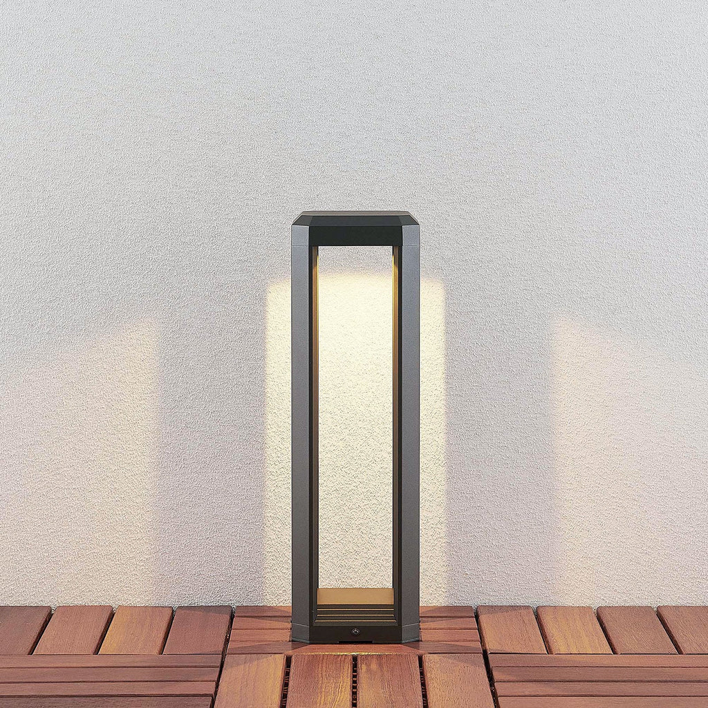 Nærbilde av LED stolpelampe Fery antrasitt aluminium 50 cm IP65