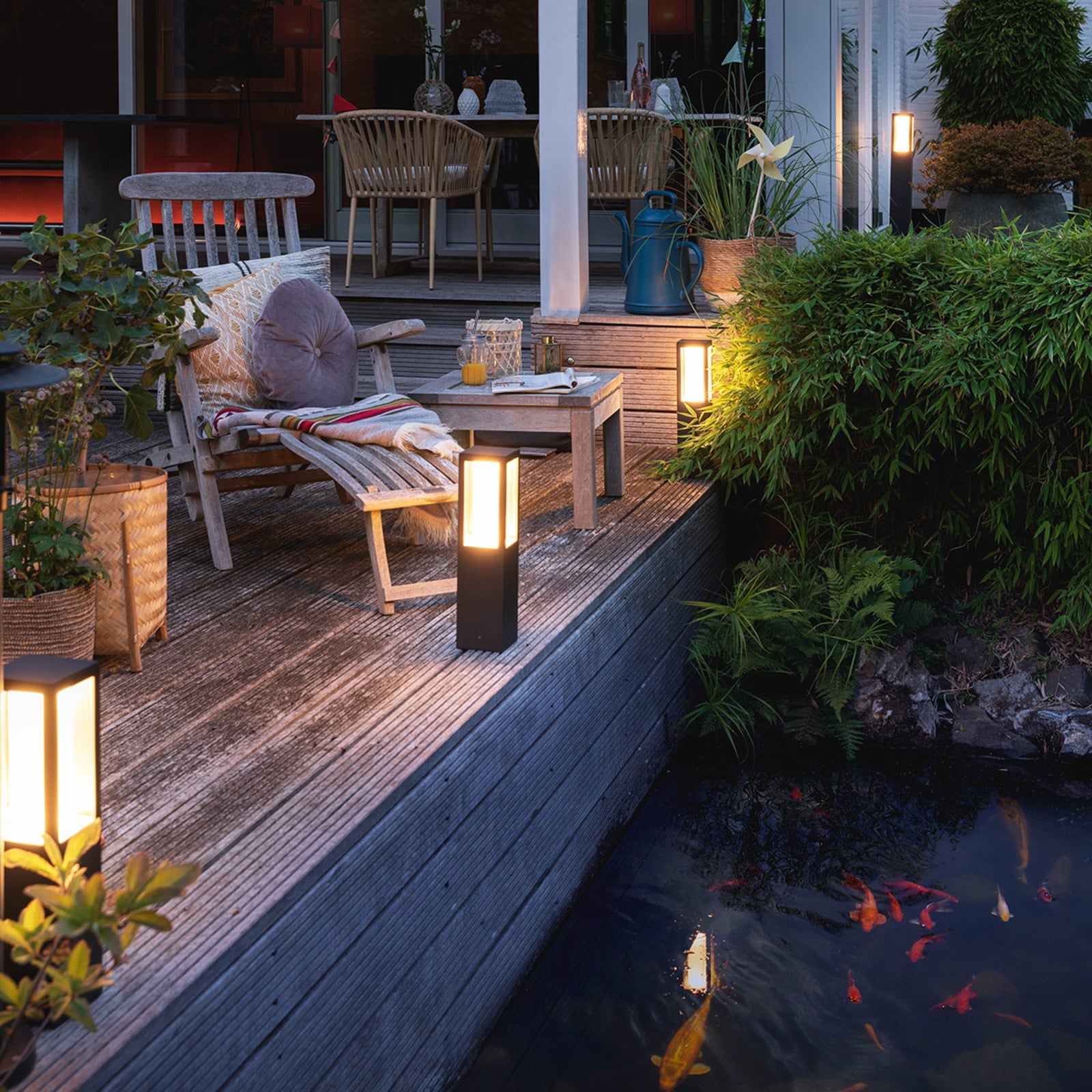 LED stolpelampe Impress svart RGBW dimbar IP44 - Philips Hue
