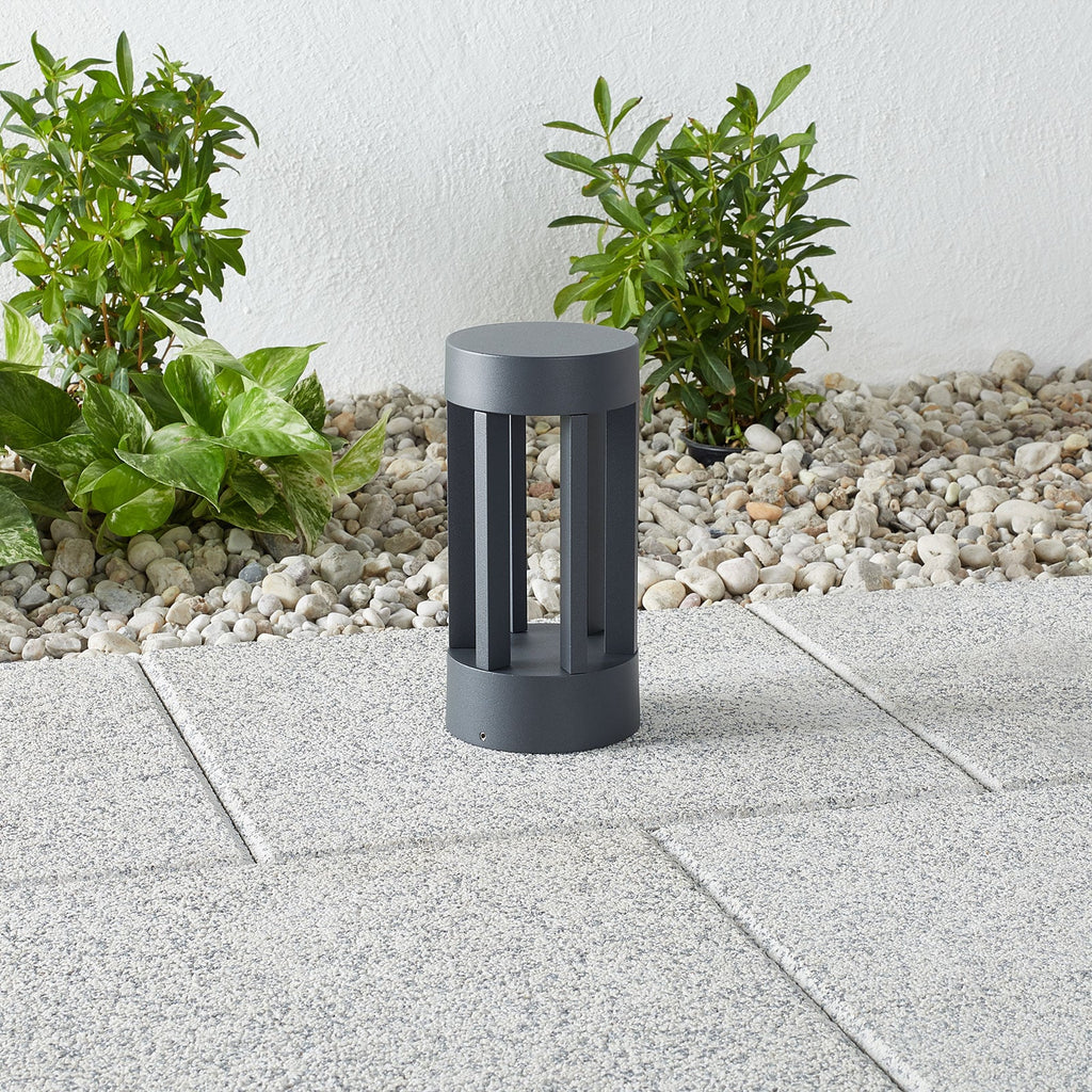 LED stolpelampe Jordis antrasitt aluminium detalj av design