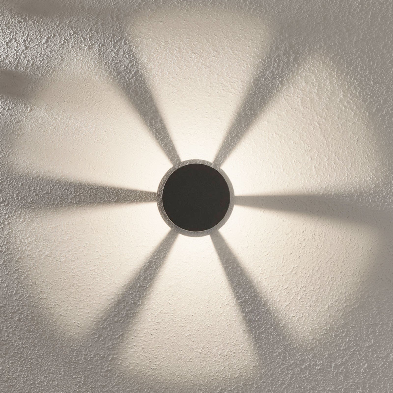 LED stolpelampe Jordis antrasitt aluminium montert ute