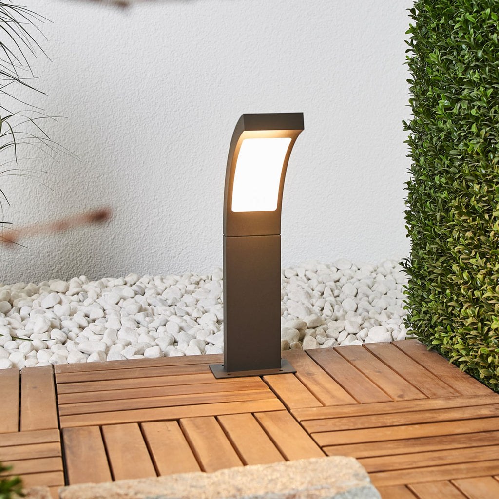 LED stolpelampe Juvia antrasitt aluminium montert ute