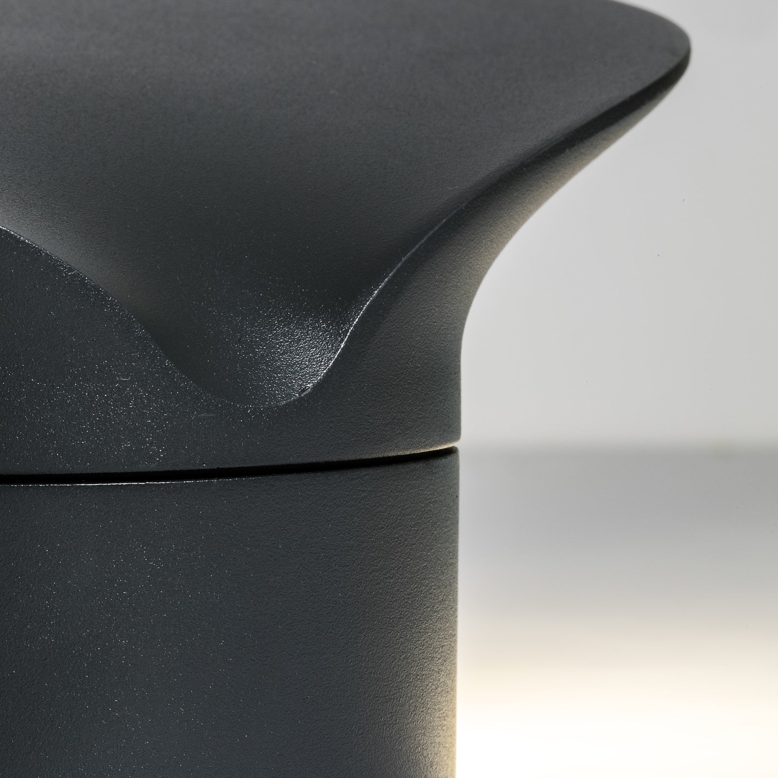 LED stolpelampe Lotus aluminium antrasitt IP65 18W nærbilde