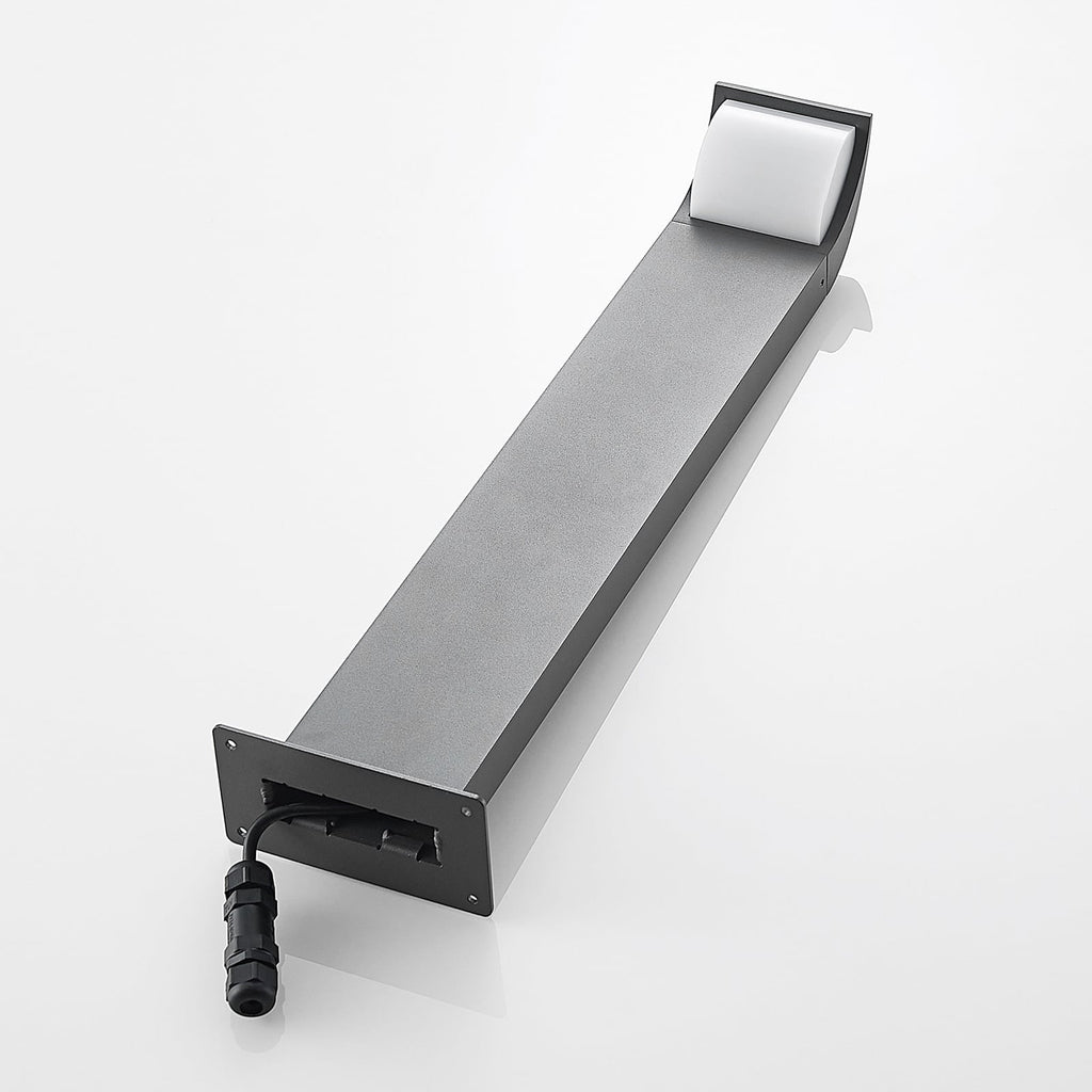 LED stolpelampe Tinna antrasitt 60 cm IP65 oversiktsbilde i hage