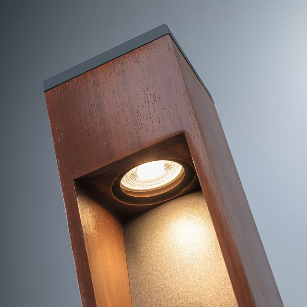 Nærbilde av LED stolpelampe Trabia metall og tre 40 cm IP44