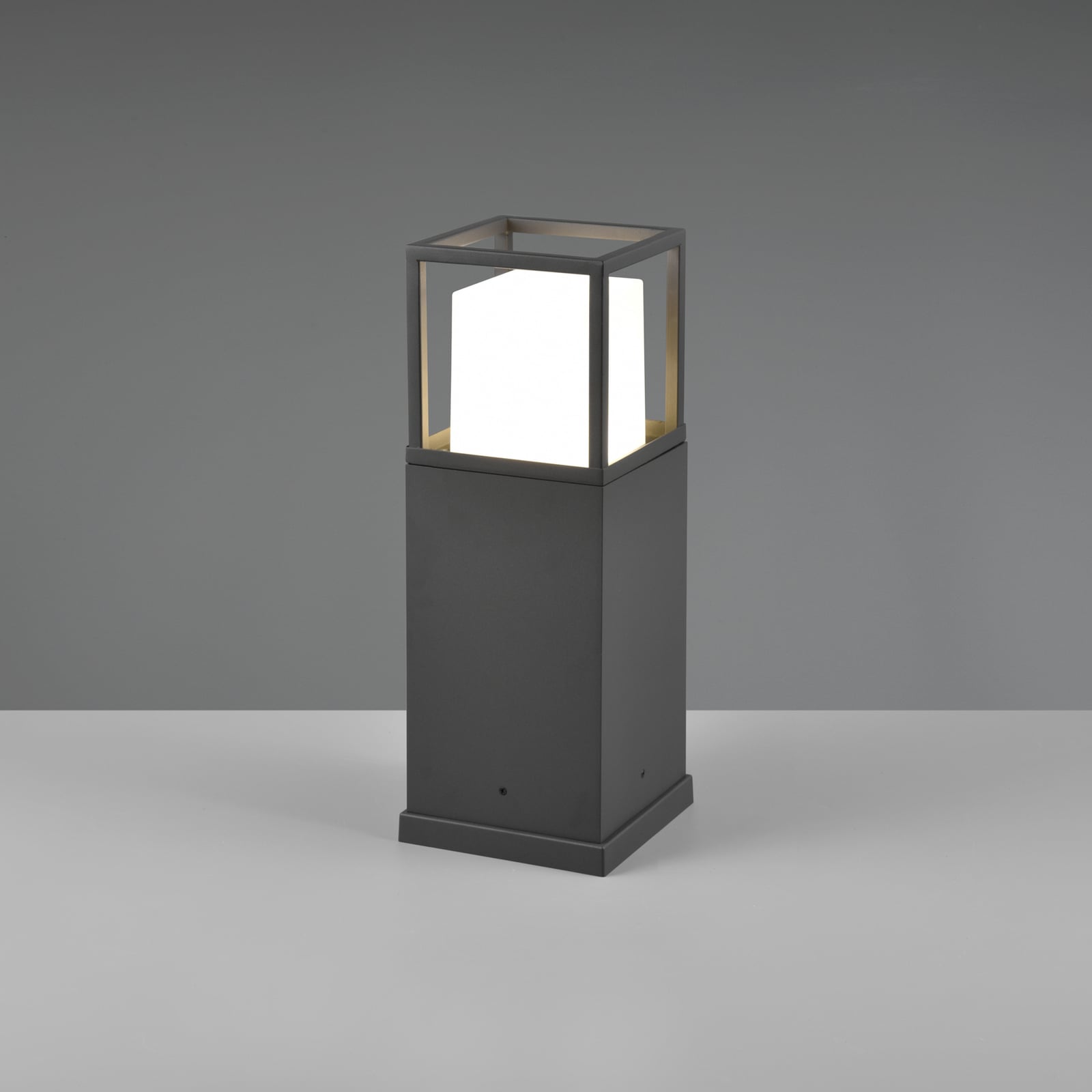 Nærbilde av LED stolpelampe Witham antrasitt 40 cm CCT IP54 diffusor