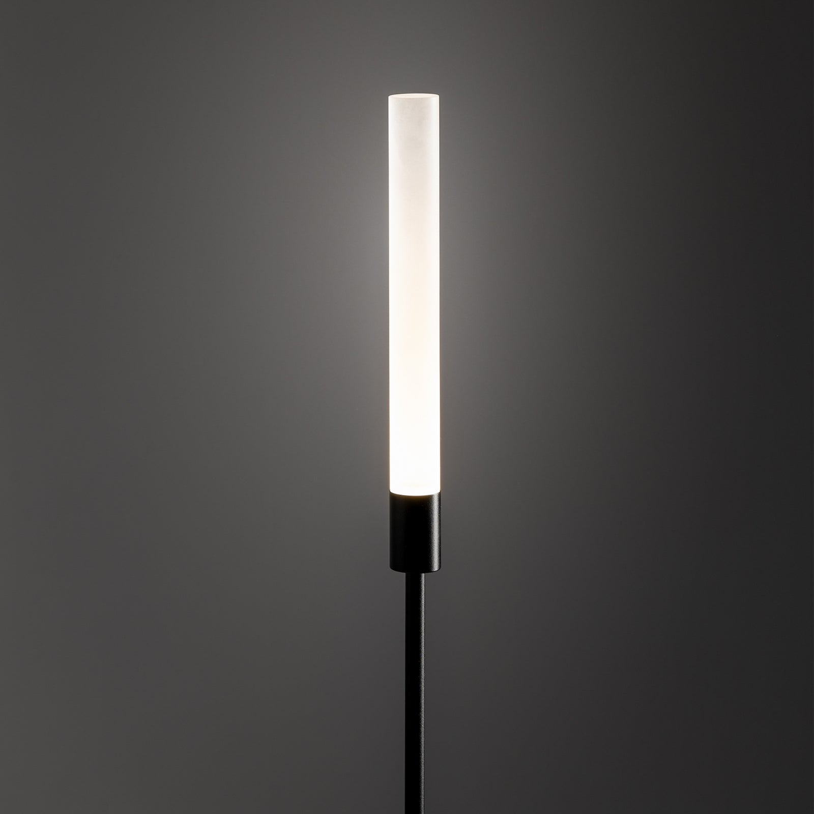 Montert LED stolpelampe Zola svart aluminium 100 cm i uteområde