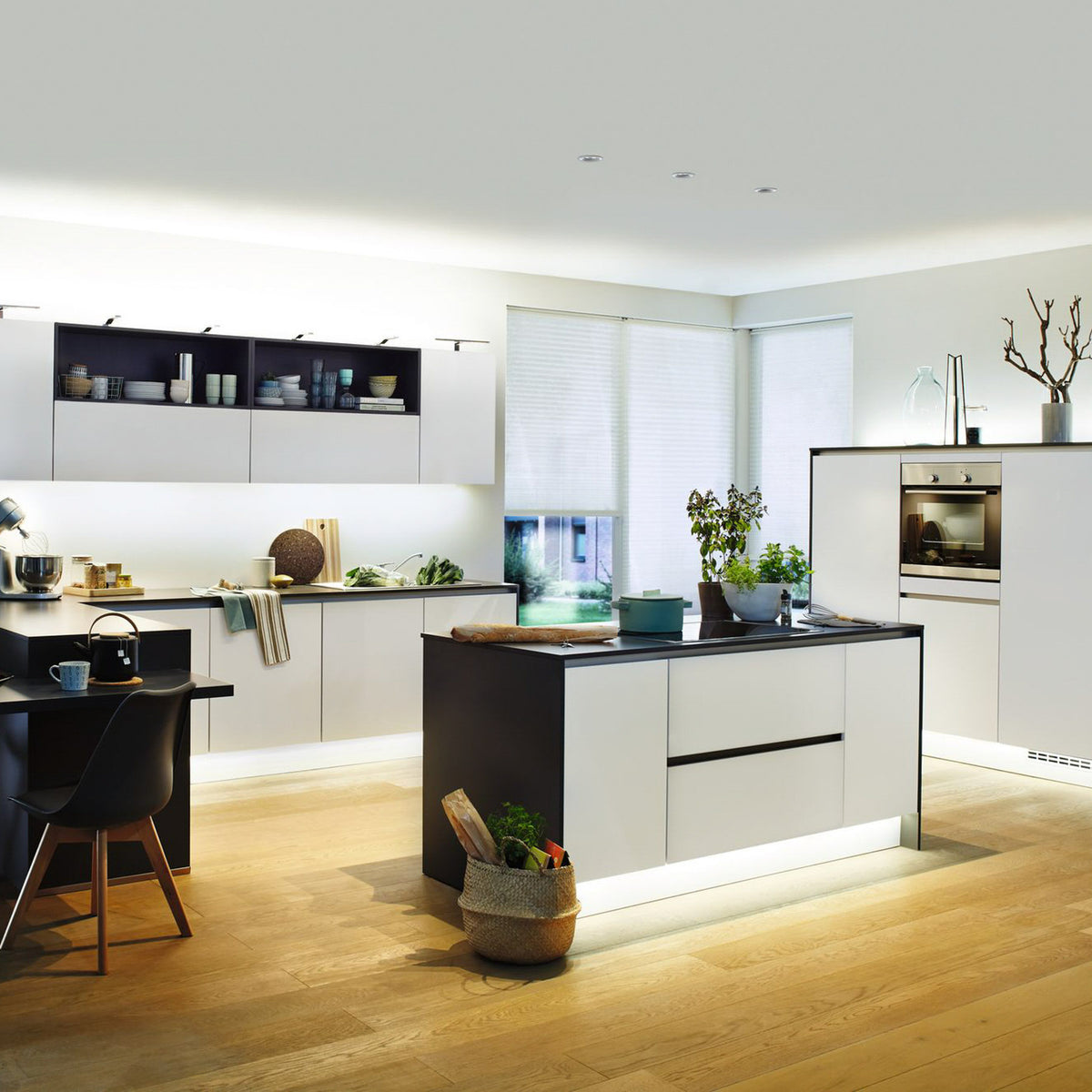 LED-stripe MaxLED 1000 basissett IP44 dimbar 3m varmhvit med fjernkontroll