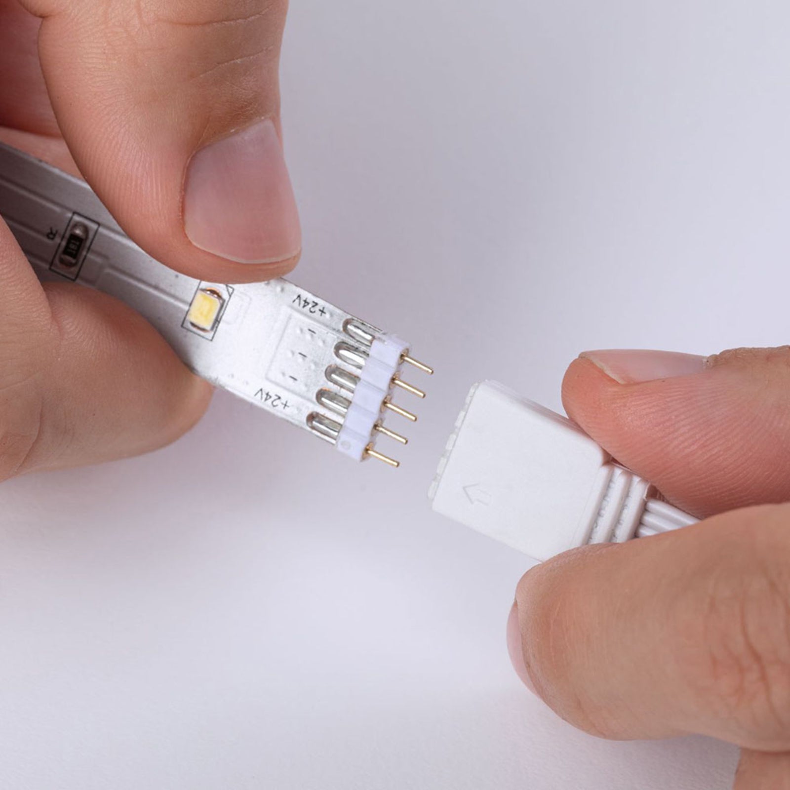 LED-stripe MaxLED 250 basissett CCT dimbar 3m IP44 Paulmann kabel og strømforsyning