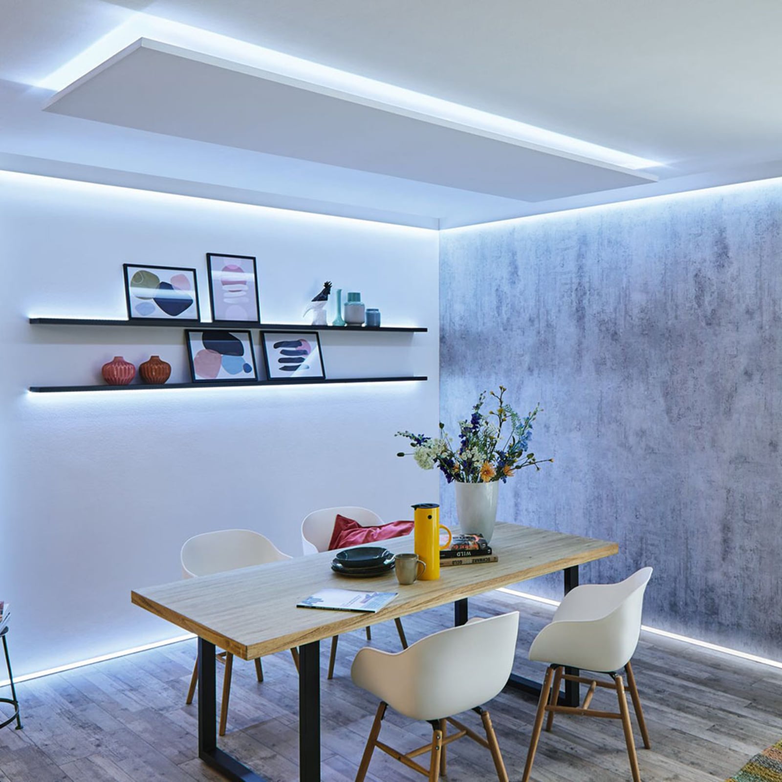 LED-stripe MaxLED 250 dimbar CCT IP44 250 cm montert i rom