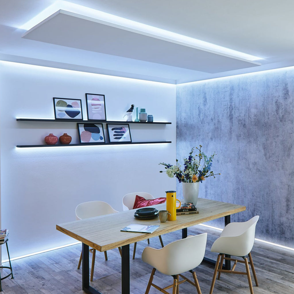 LED-stripe MaxLED 250 dimbar kaldhvit IP44 montert under kjøkkenskap