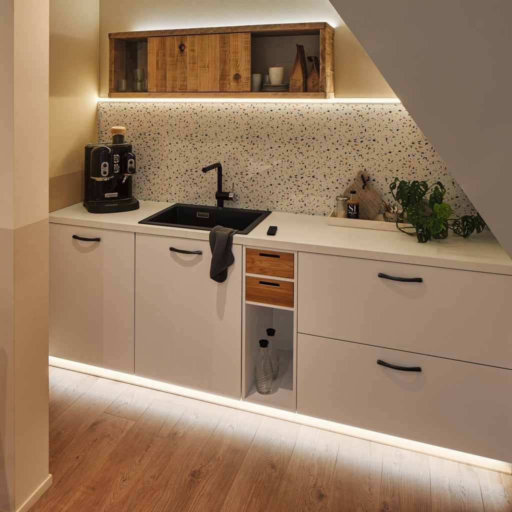 Detaljbilde av LED-stripe MaxLED 500 IP44 1m 6W varmhvit dimbar