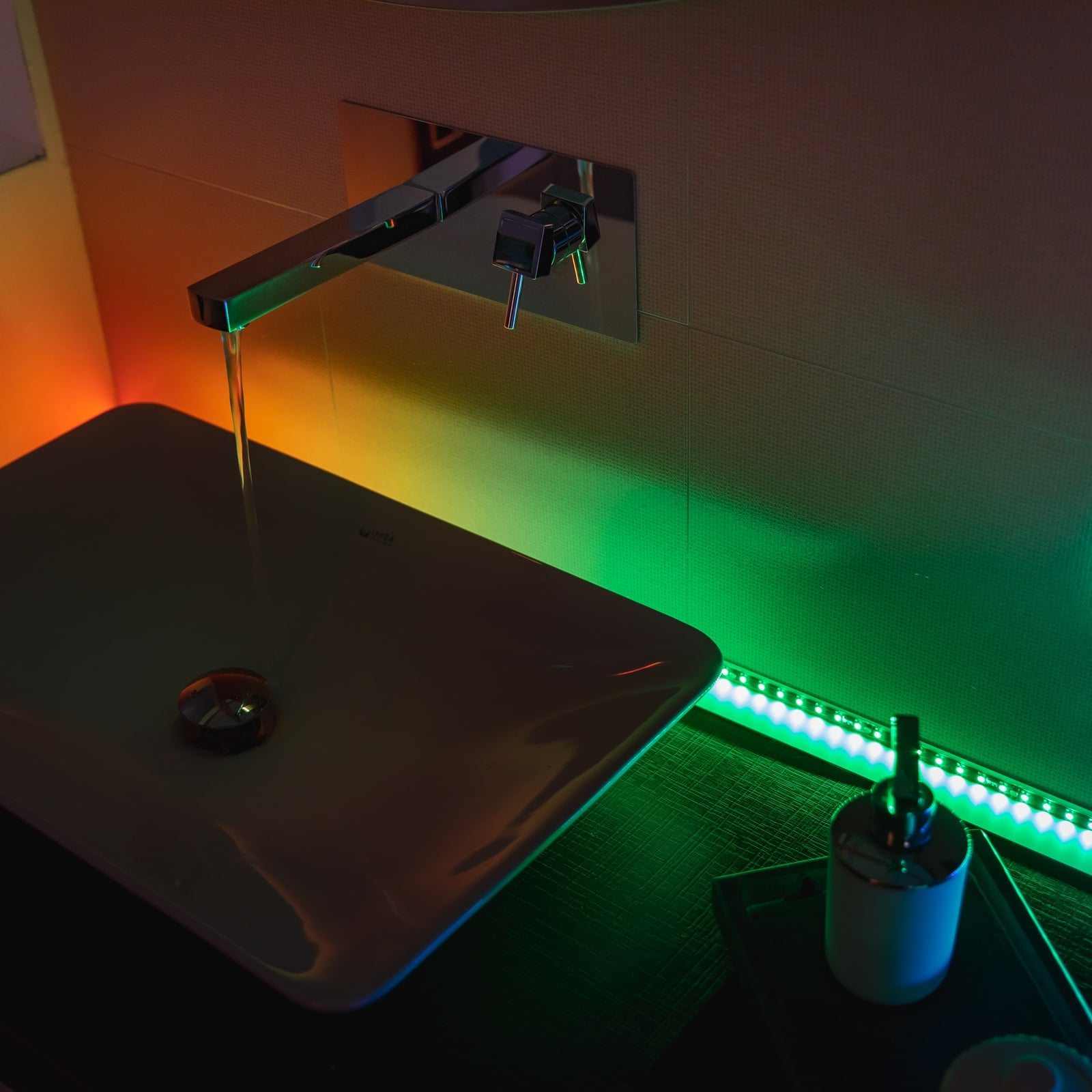 Detalj av LED-stripe RGB dimbar 1,5 m WiFi Bluetooth 15W - Twinkly