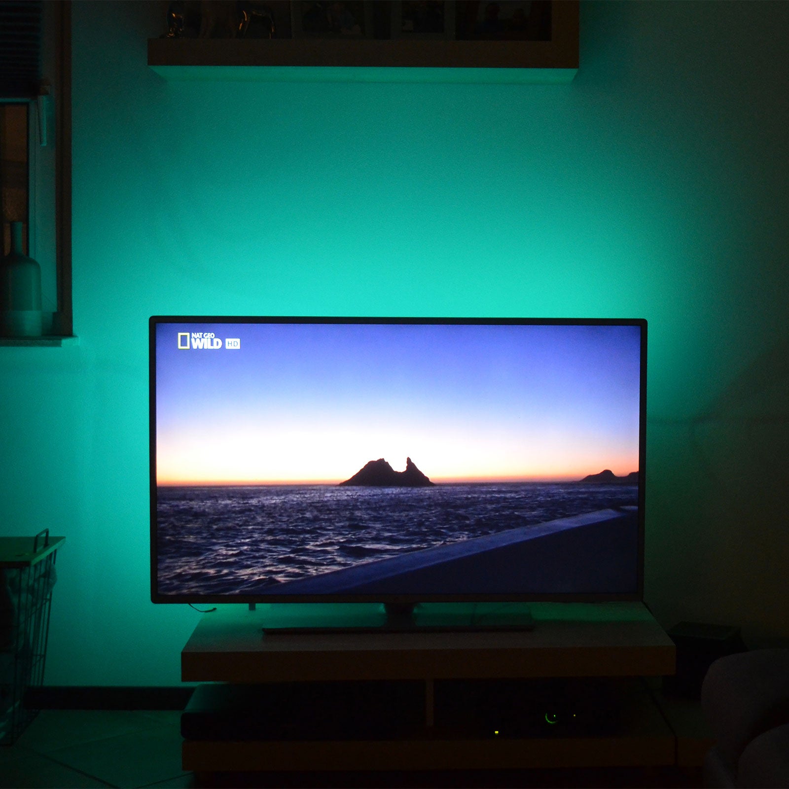 Montert LED-stripe RGB TV-bakbelysning USB dimbar med fjernkontroll - Briloner bak TV